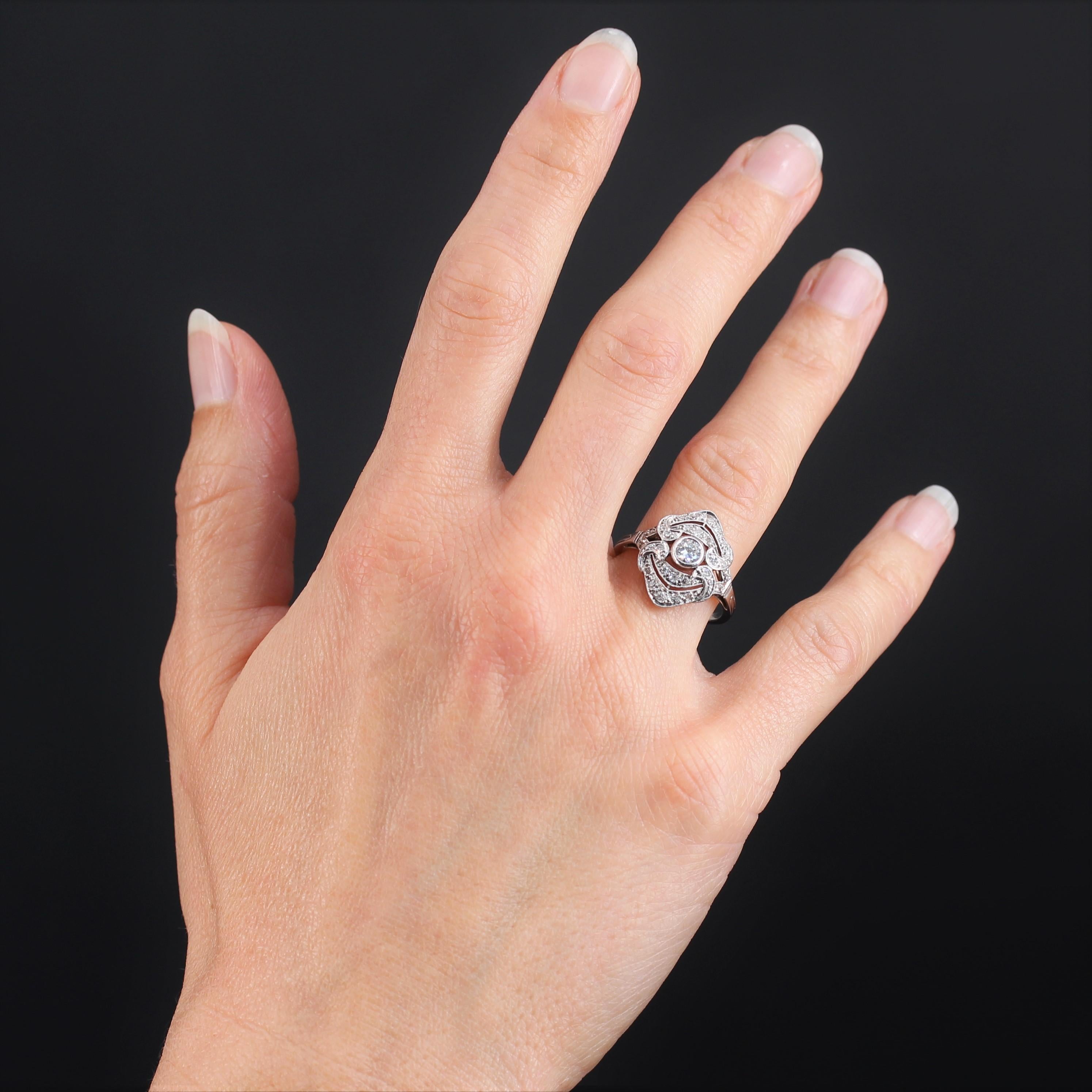 Taglio brillante Anello francese anni '30 in stile Art Deco con diamanti in oro bianco 18 carati in vendita