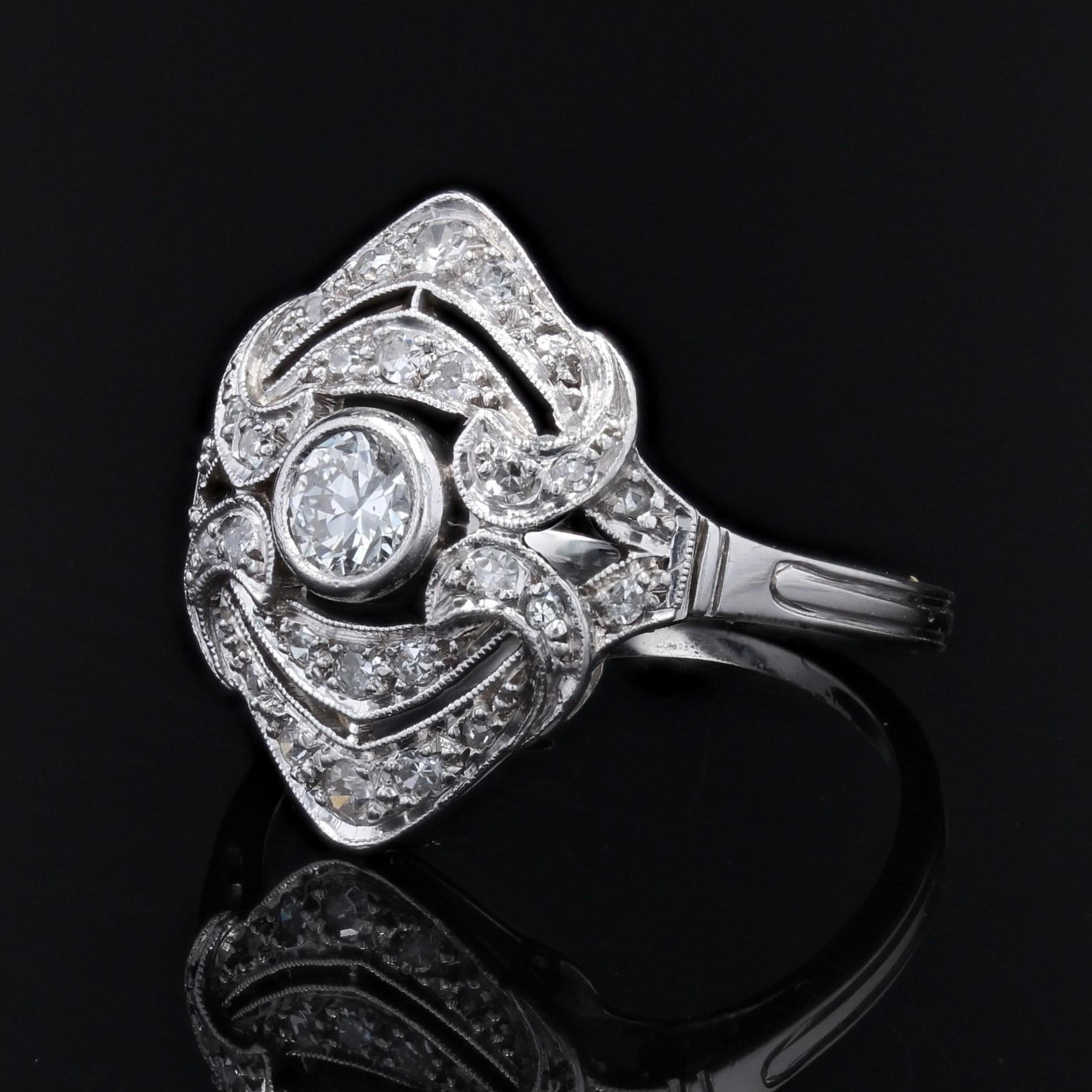 French 1930s Art Deco Style Diamonds 18 Karat White Gold Ring In Excellent Condition In Poitiers, FR