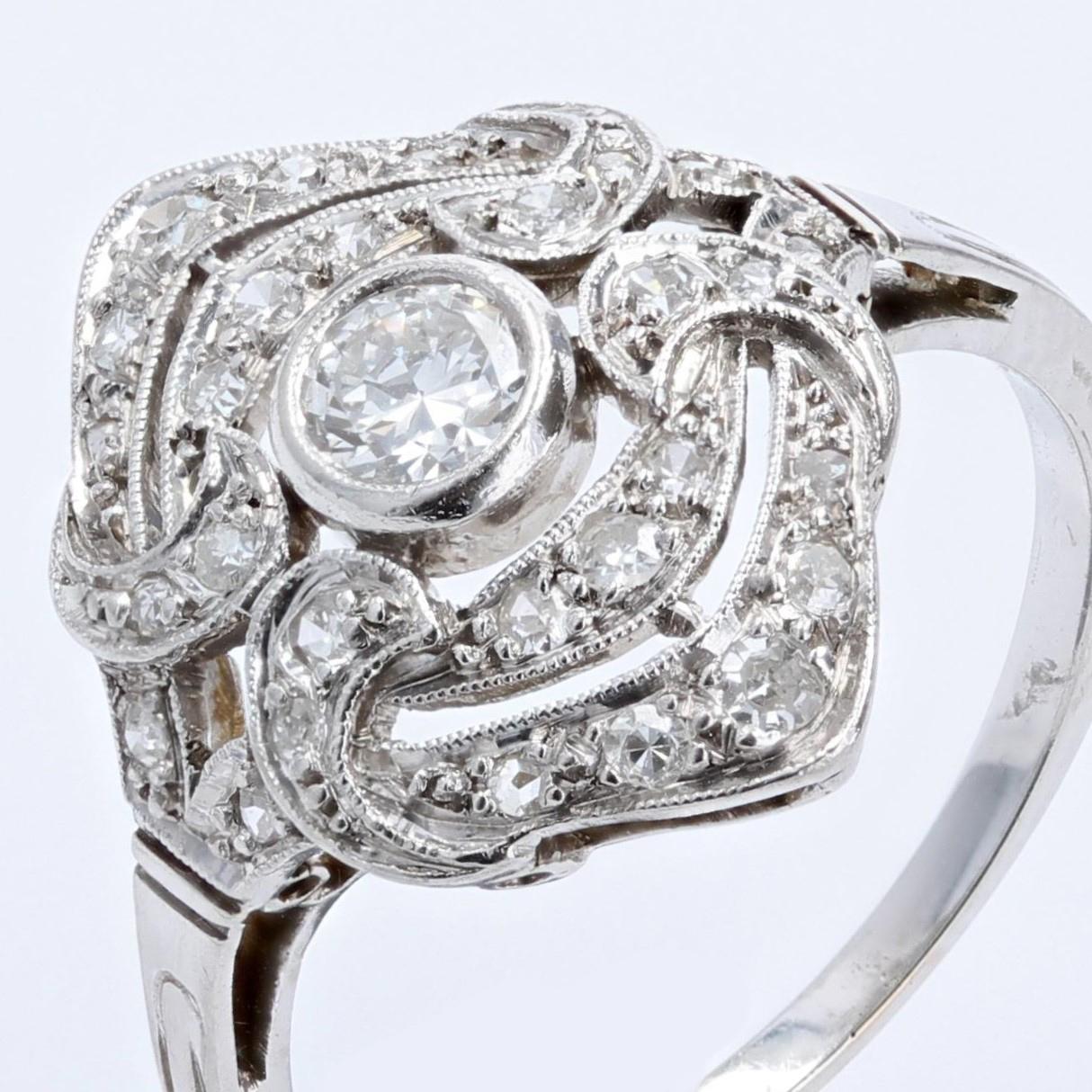 French 1930s Art Deco Style Diamonds 18 Karat White Gold Ring For Sale 3