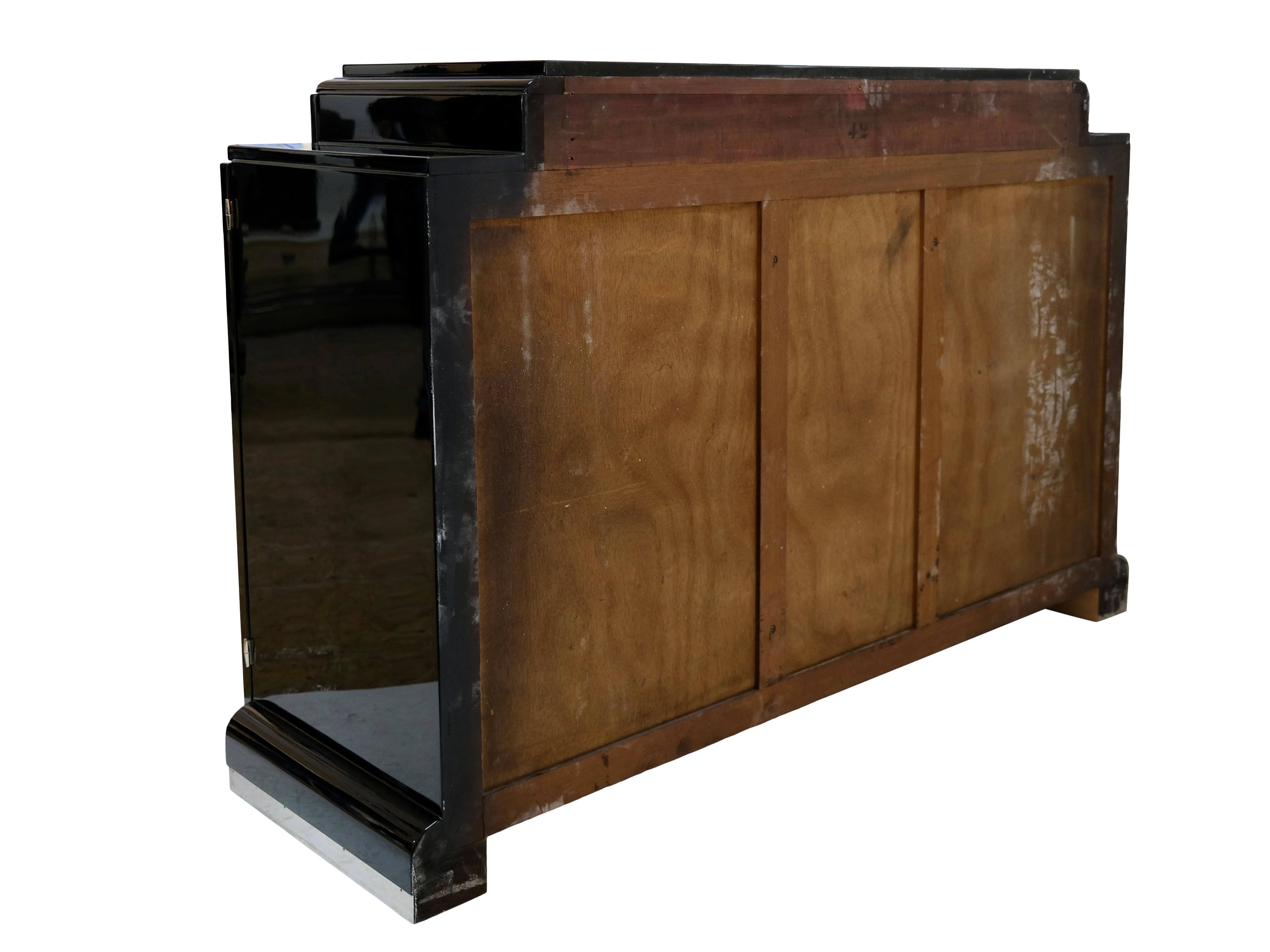 French 1930s Art Deco Two Doored Sideboard with Display Cabinet and Drawers For Sale 4
