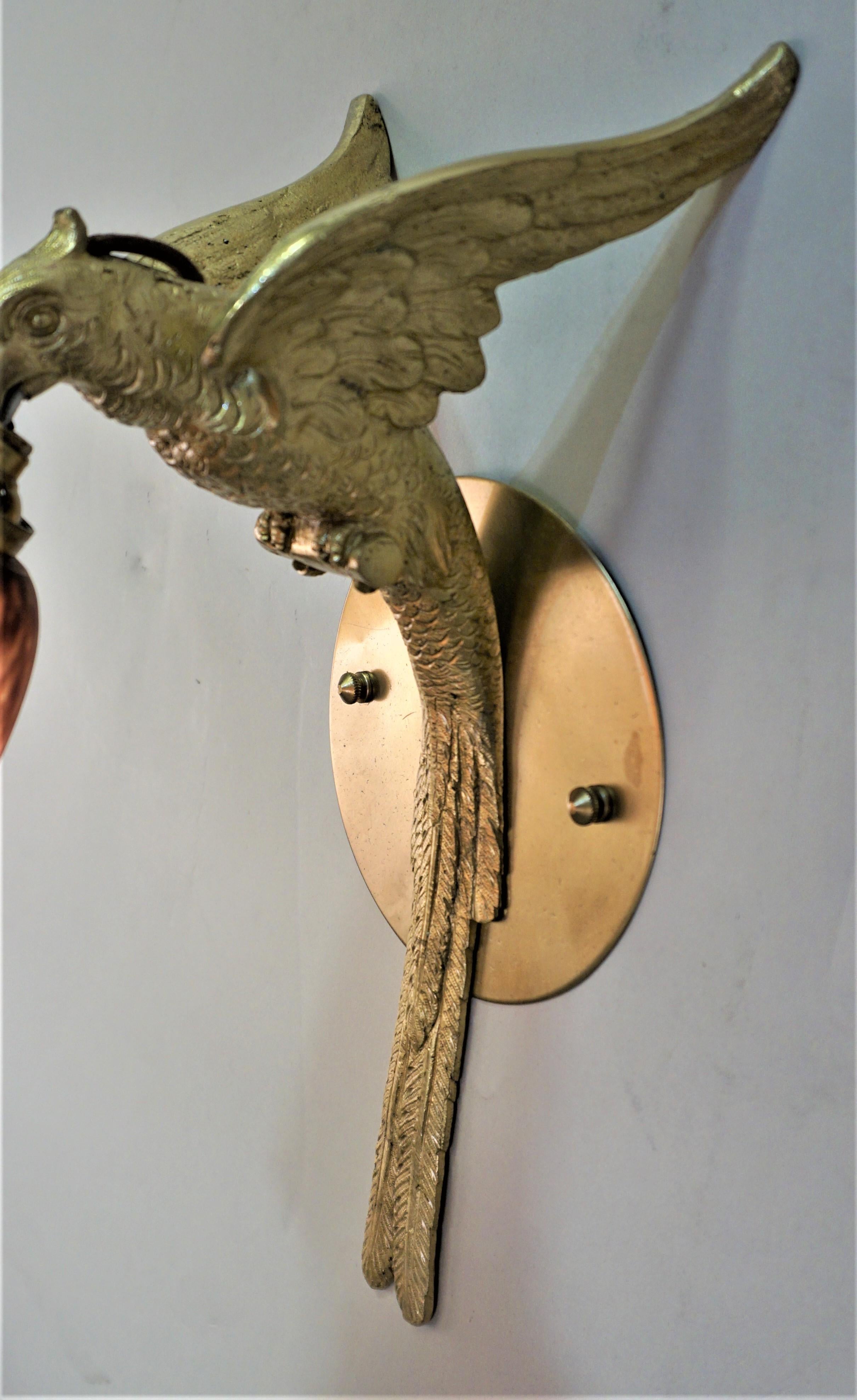 French 1930's Bronze Parrot and Art Glass Wall Sconce In Good Condition In Fairfax, VA