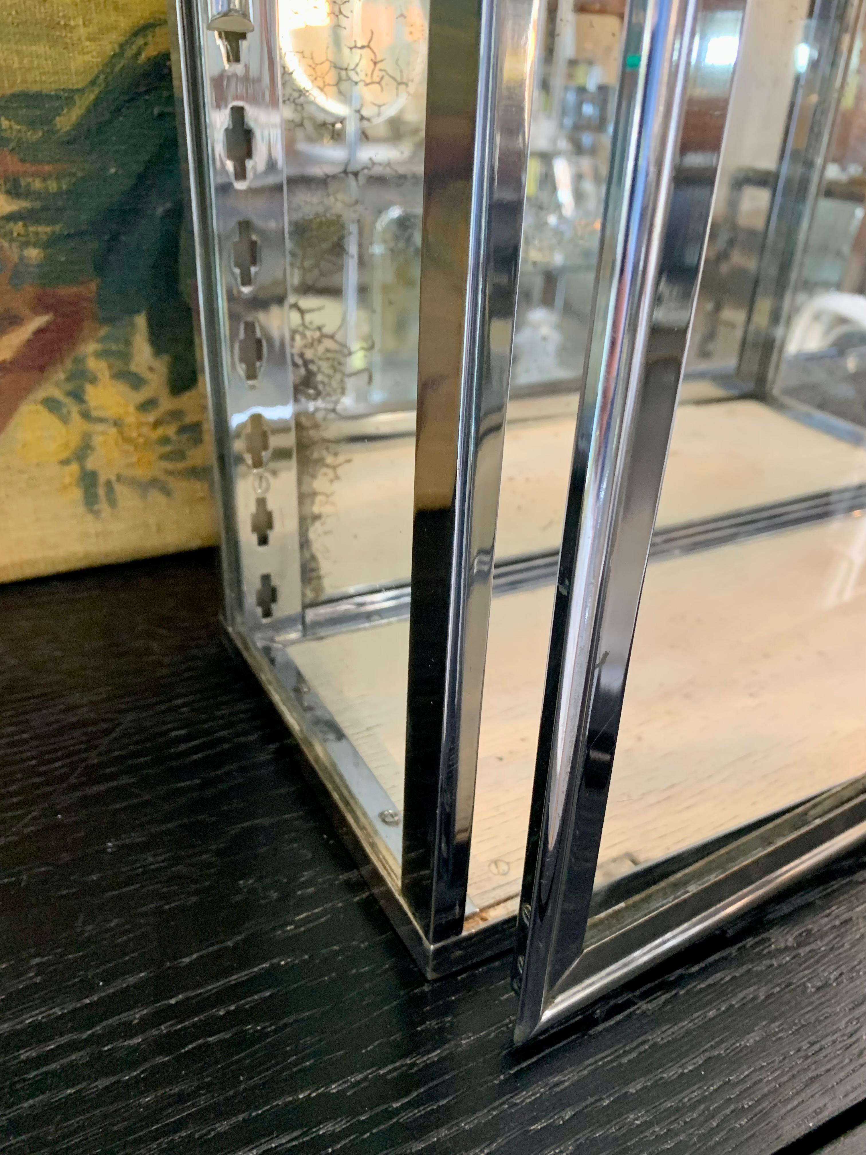 Verre Vitrine murale chromée française des années 1930