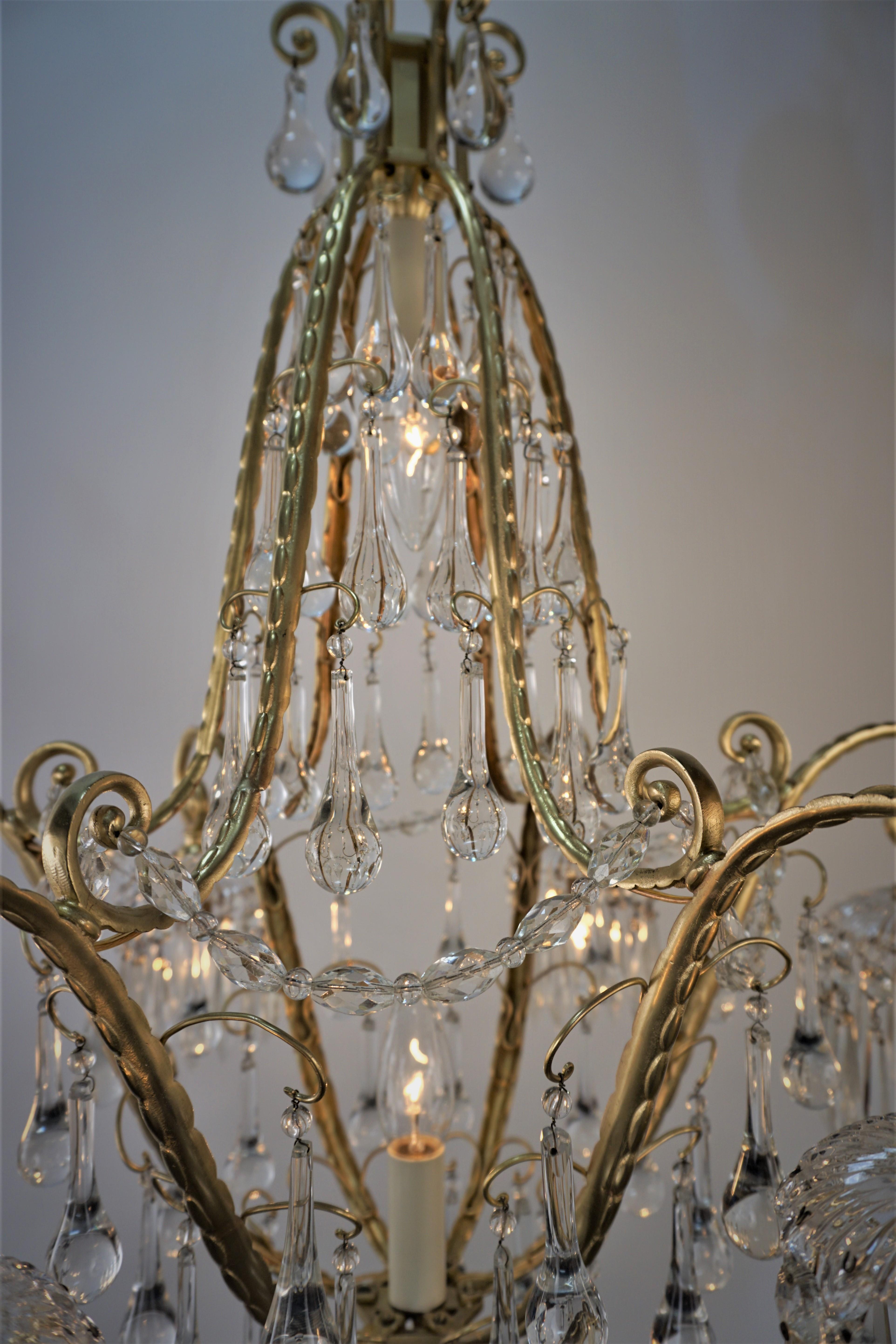 French 1930s Crystal and Bronze Chandelier For Sale 2