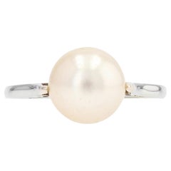 French 1930s Cultured Pearl 18 Karat White Gold Solitaire Ring