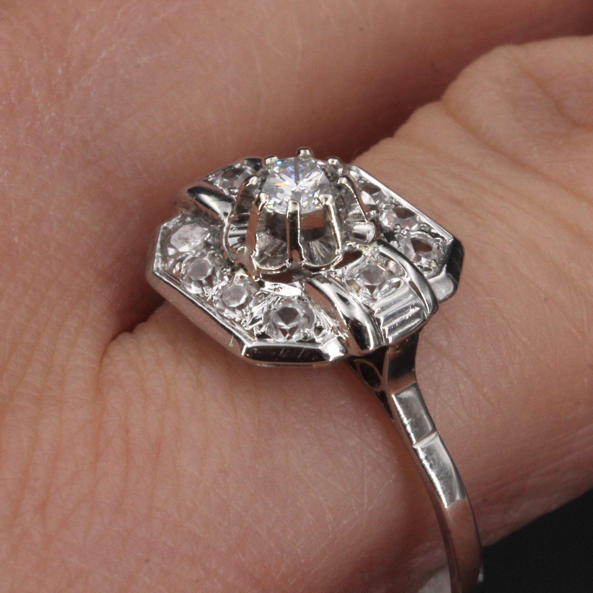 French 1930s Diamonds 18 Karat White Gold Art Deco Ring For Sale 6