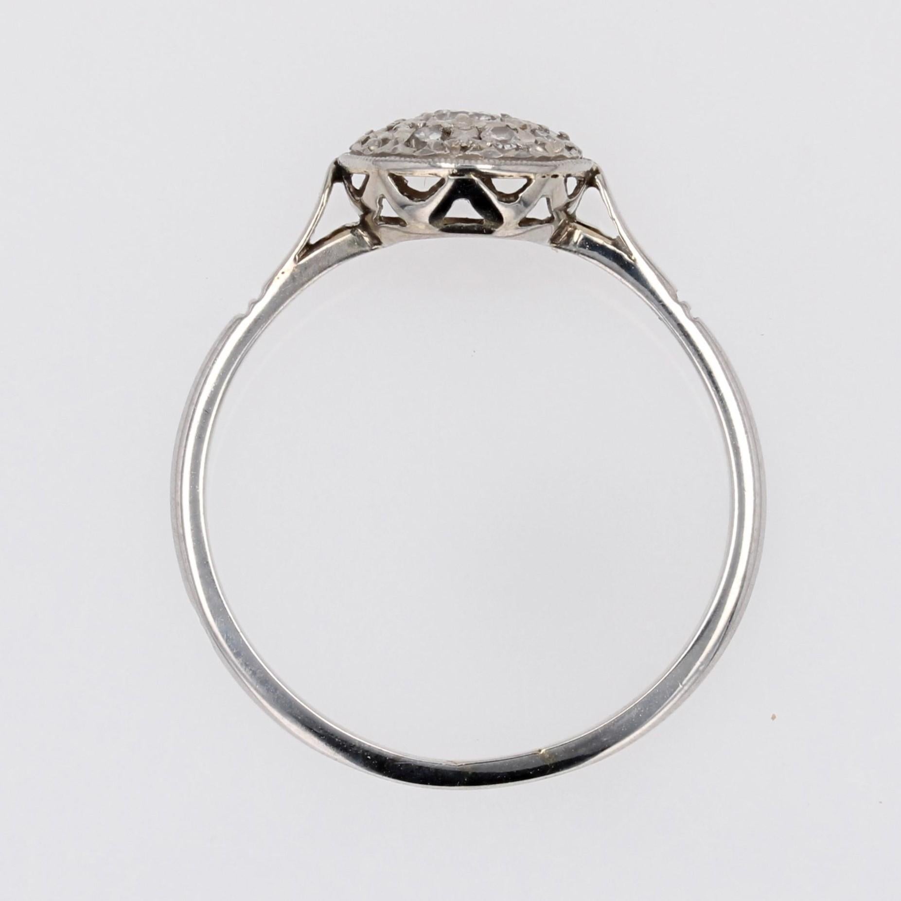 French 1930s Diamonds Pavement 18 karat White Gold Platinum Round Shape Ring For Sale 5