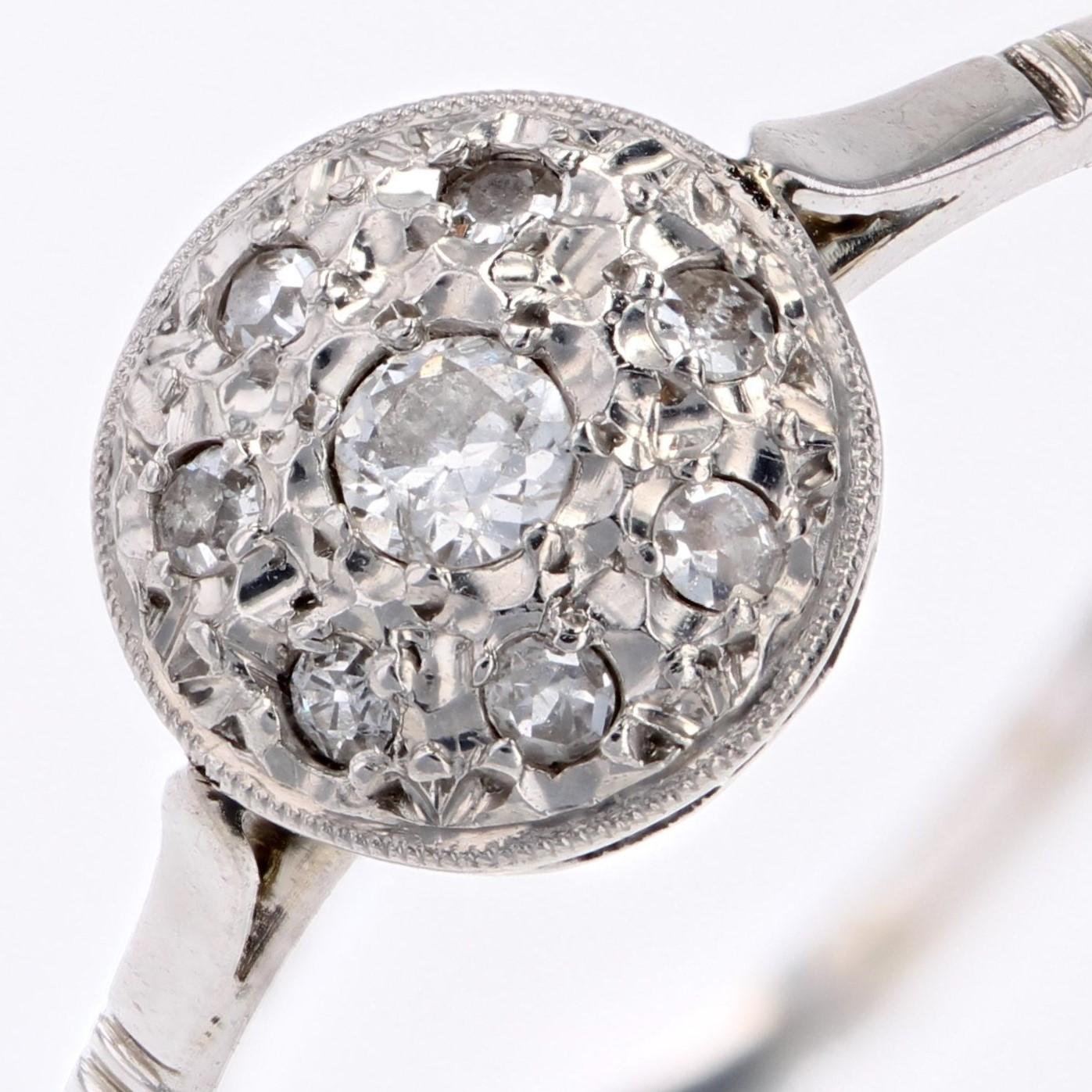 French 1930s Diamonds Pavement 18 karat White Gold Platinum Round Shape Ring For Sale 1