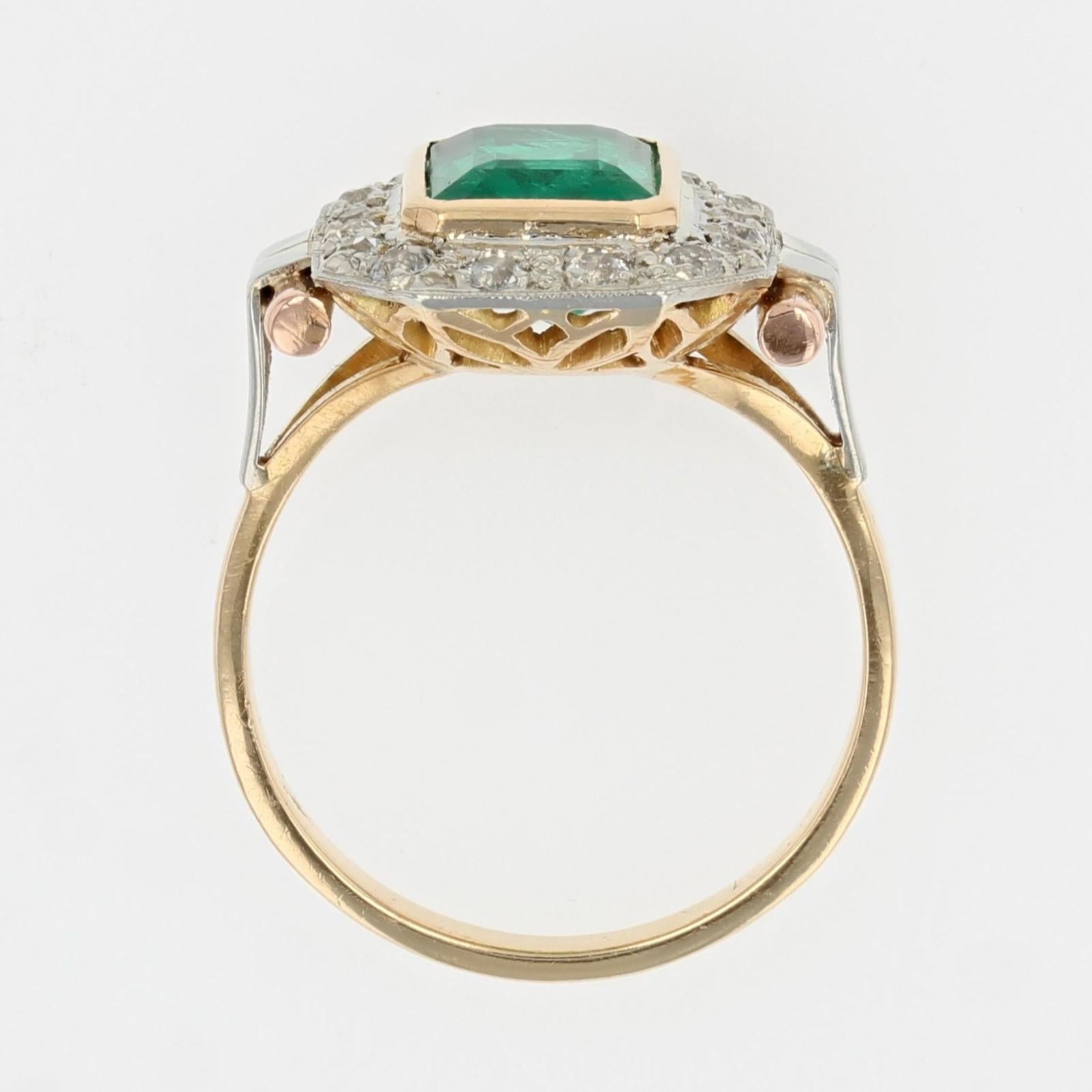 French 1930s Emerald Diamonds 18 Karat Yellow Gold Art Deco Ring 10