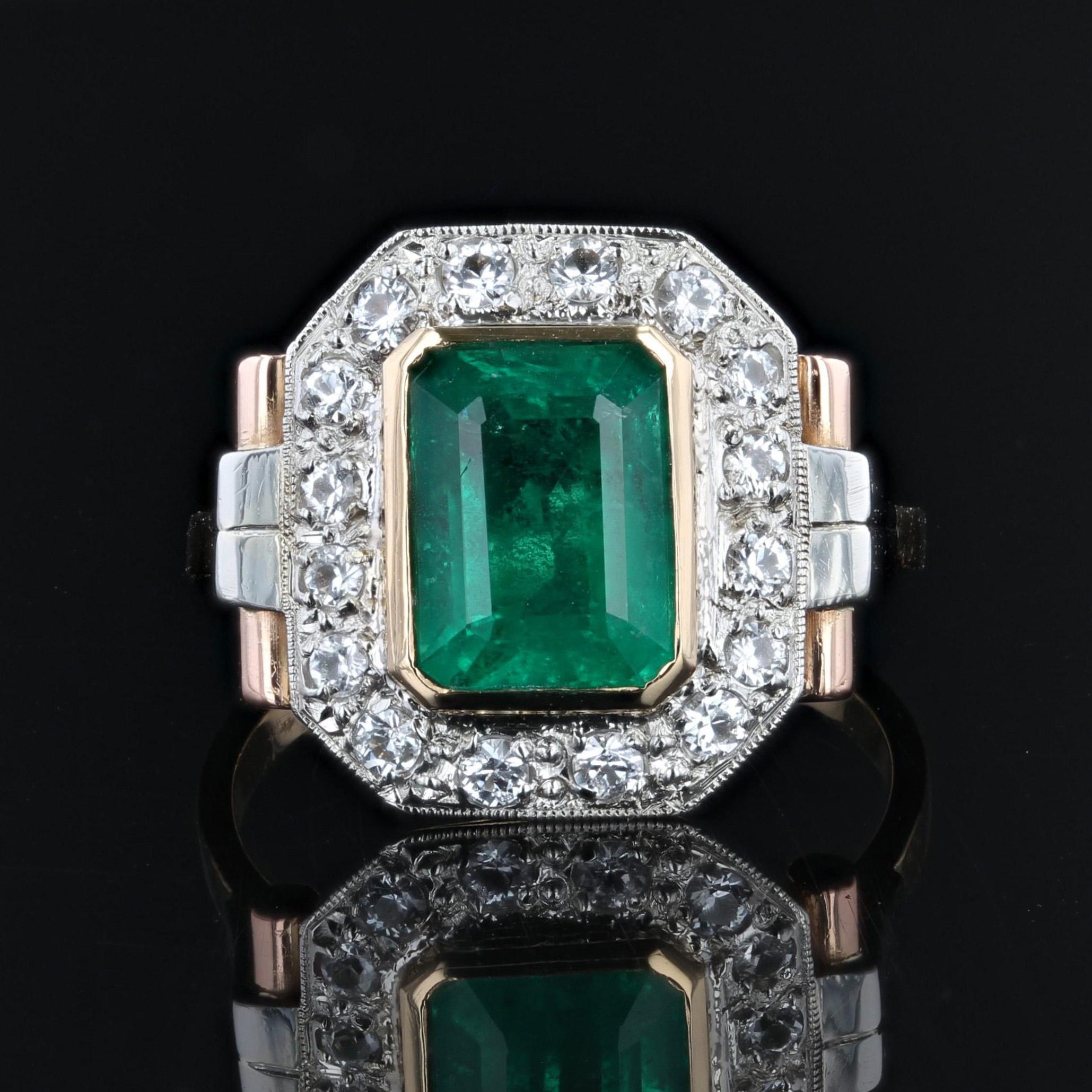 French 1930s Emerald Diamonds 18 Karat Yellow Gold Art Deco Ring In Excellent Condition In Poitiers, FR