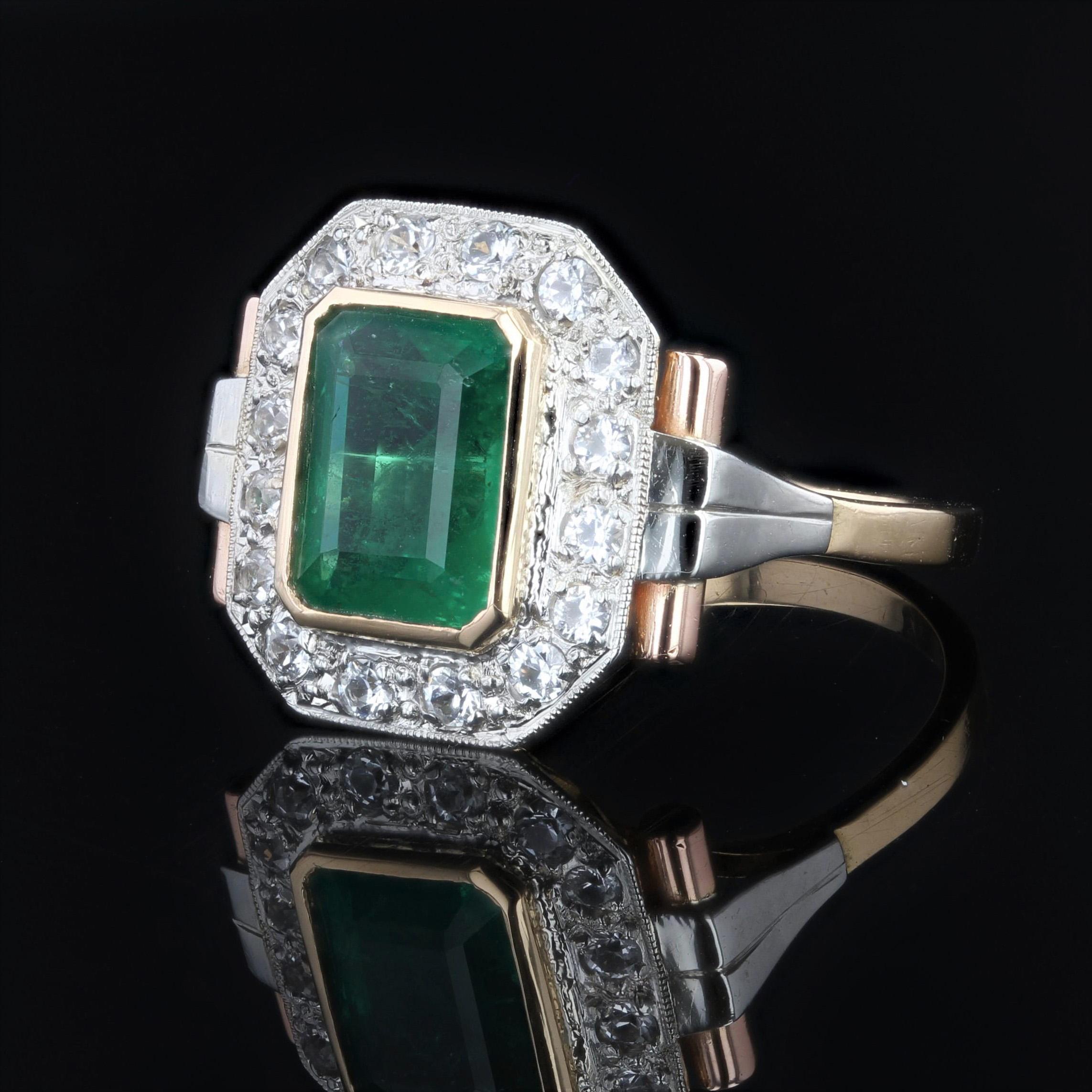 Women's French 1930s Emerald Diamonds 18 Karat Yellow Gold Art Deco Ring