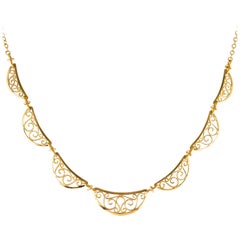 French 1930s Filigree 18 Karat Yellow Gold Drapery Necklace