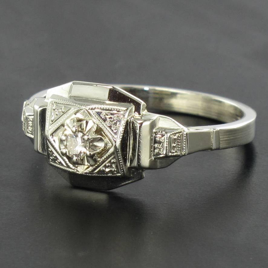 Women's French 1930s Geometric Diamond 18 Karats White Gold Art Deco Ring