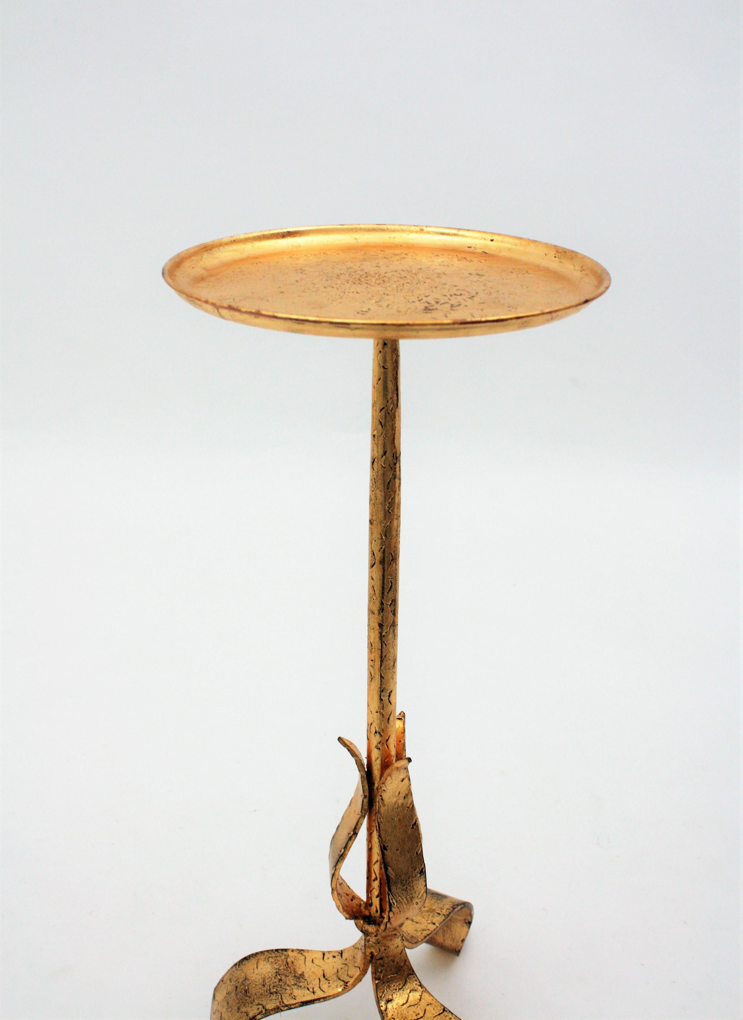 French 1930s Hand-Hammered Gilt Iron Gueridon Table or Stand with Leafed Base 2