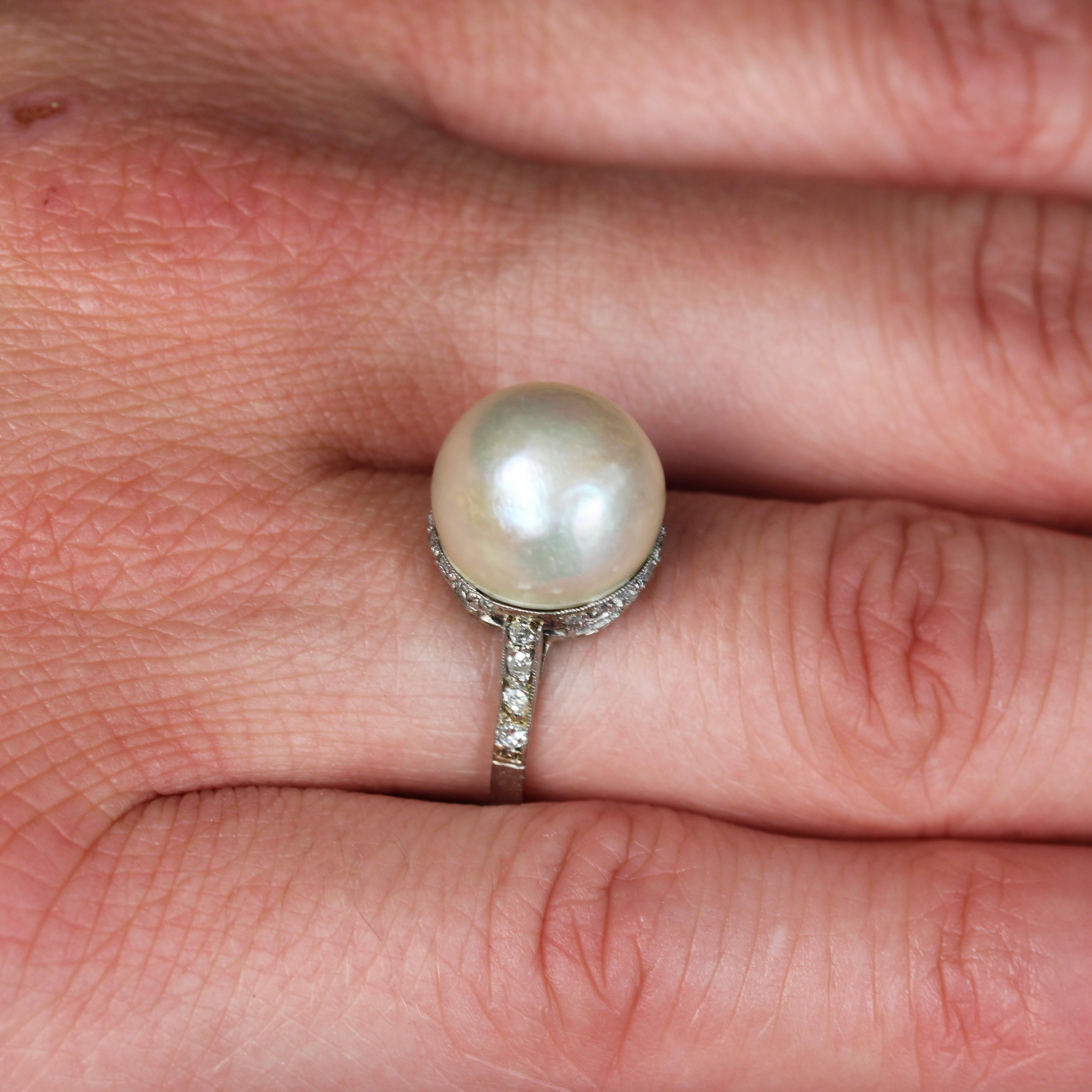 Anello Art Deco francese degli anni '30 con perle Mabe e diamanti in platino in vendita 6
