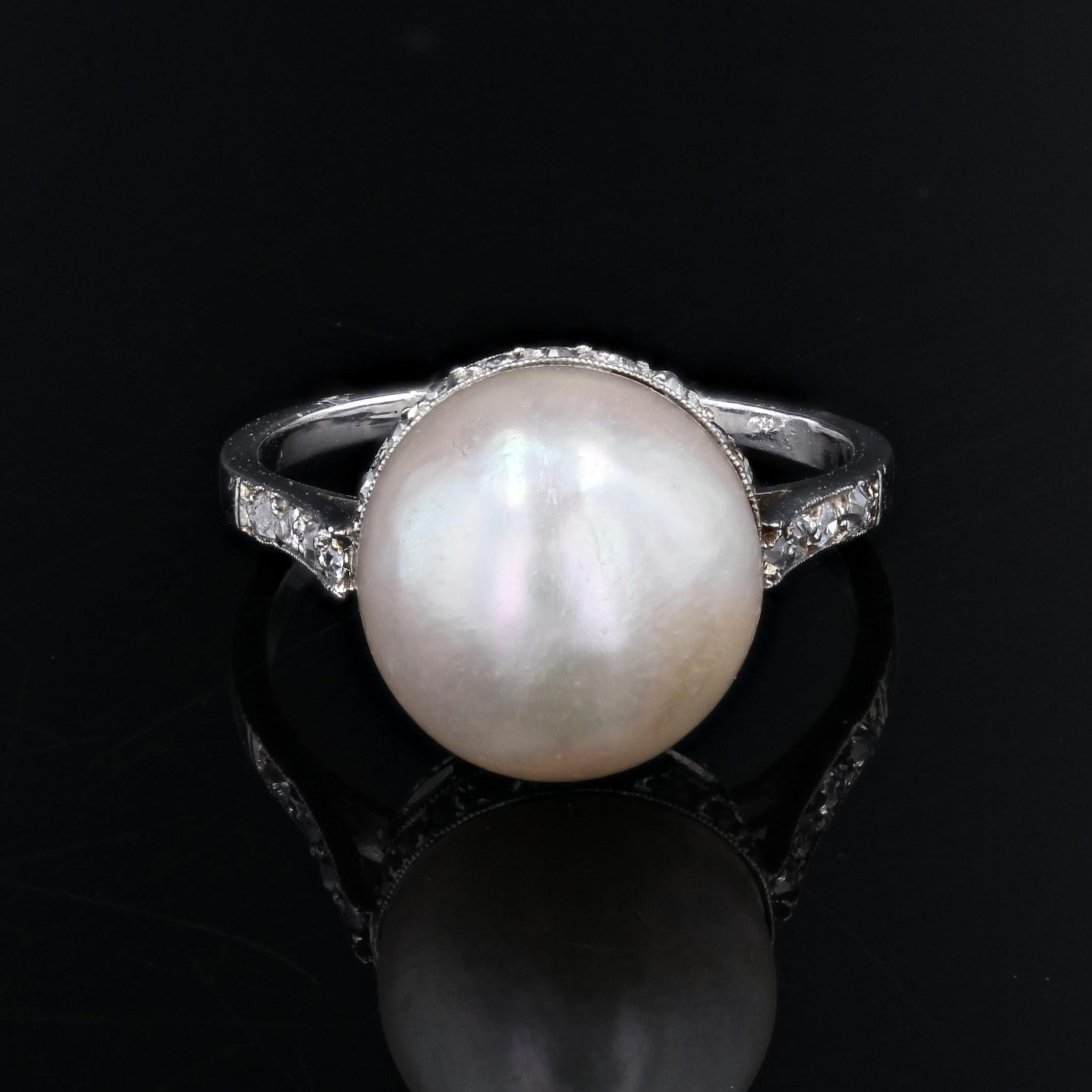 Anello Art Deco francese degli anni '30 con perle Mabe e diamanti in platino In condizioni buone in vendita a Poitiers, FR