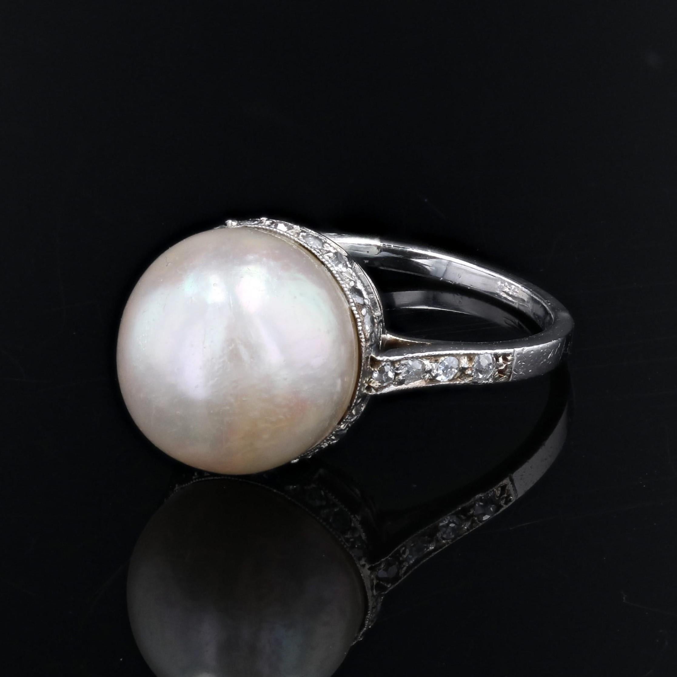 Anello Art Deco francese degli anni '30 con perle Mabe e diamanti in platino in vendita 1
