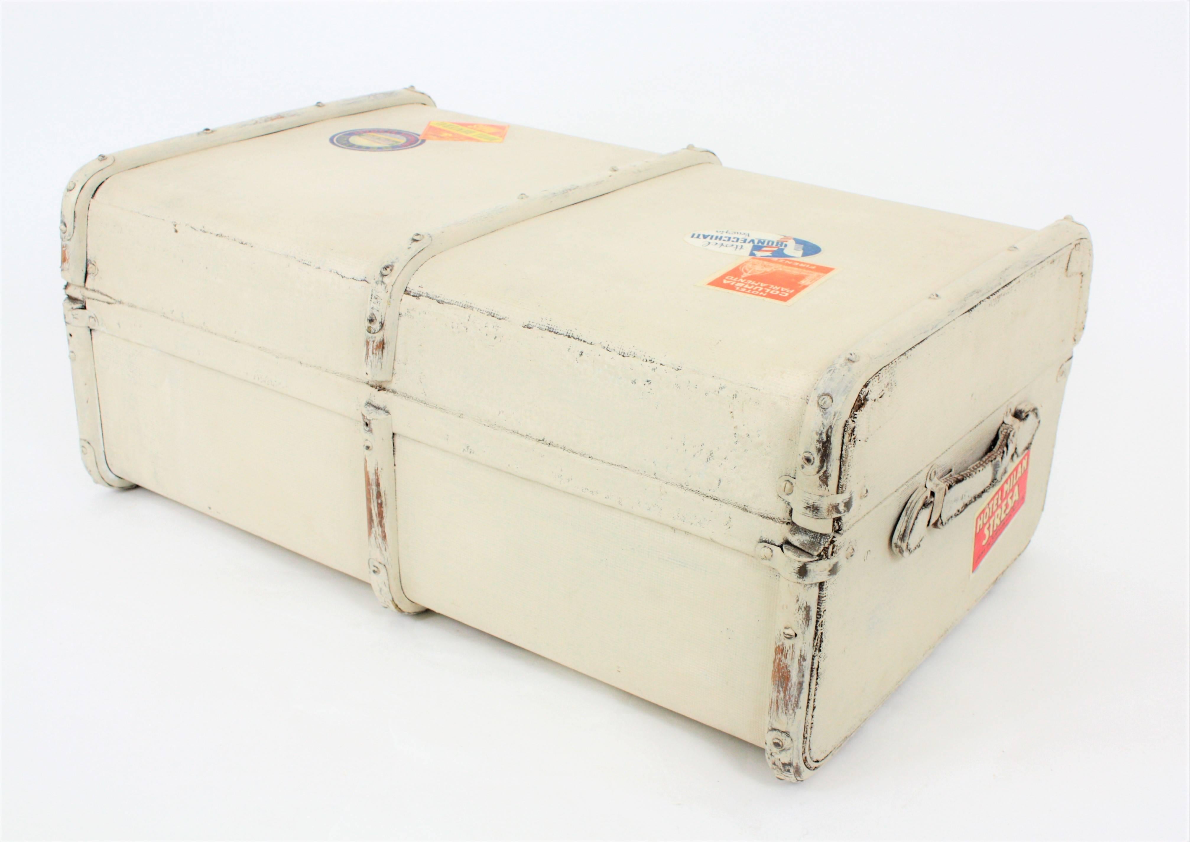 French Mediterranean Canvas and Wood Travel Trunk, 1930s For Sale 3