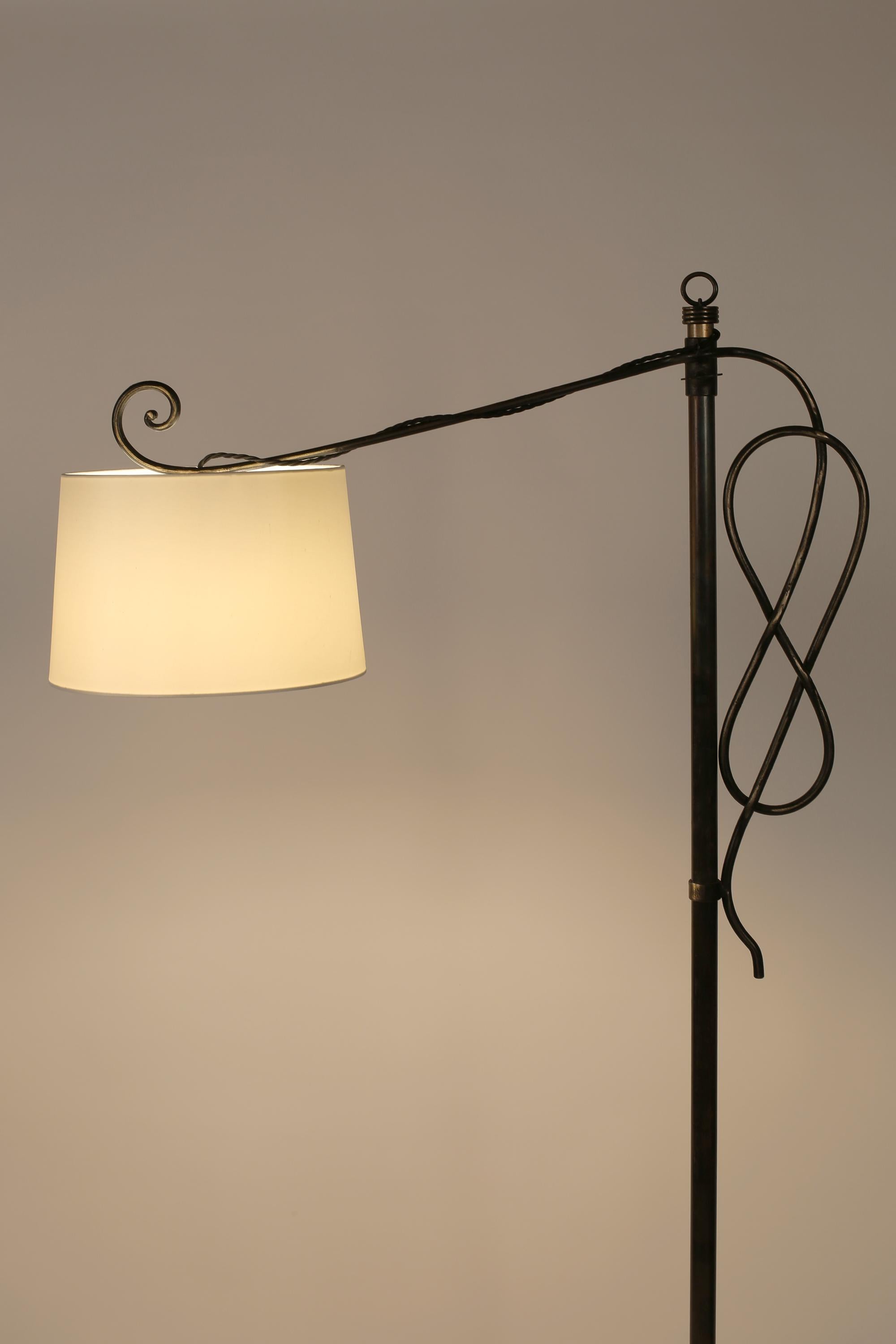 French 1930s Michel Zadounaïsky Art Deco Floor Lamp in Forged Iron In Good Condition In London, GB