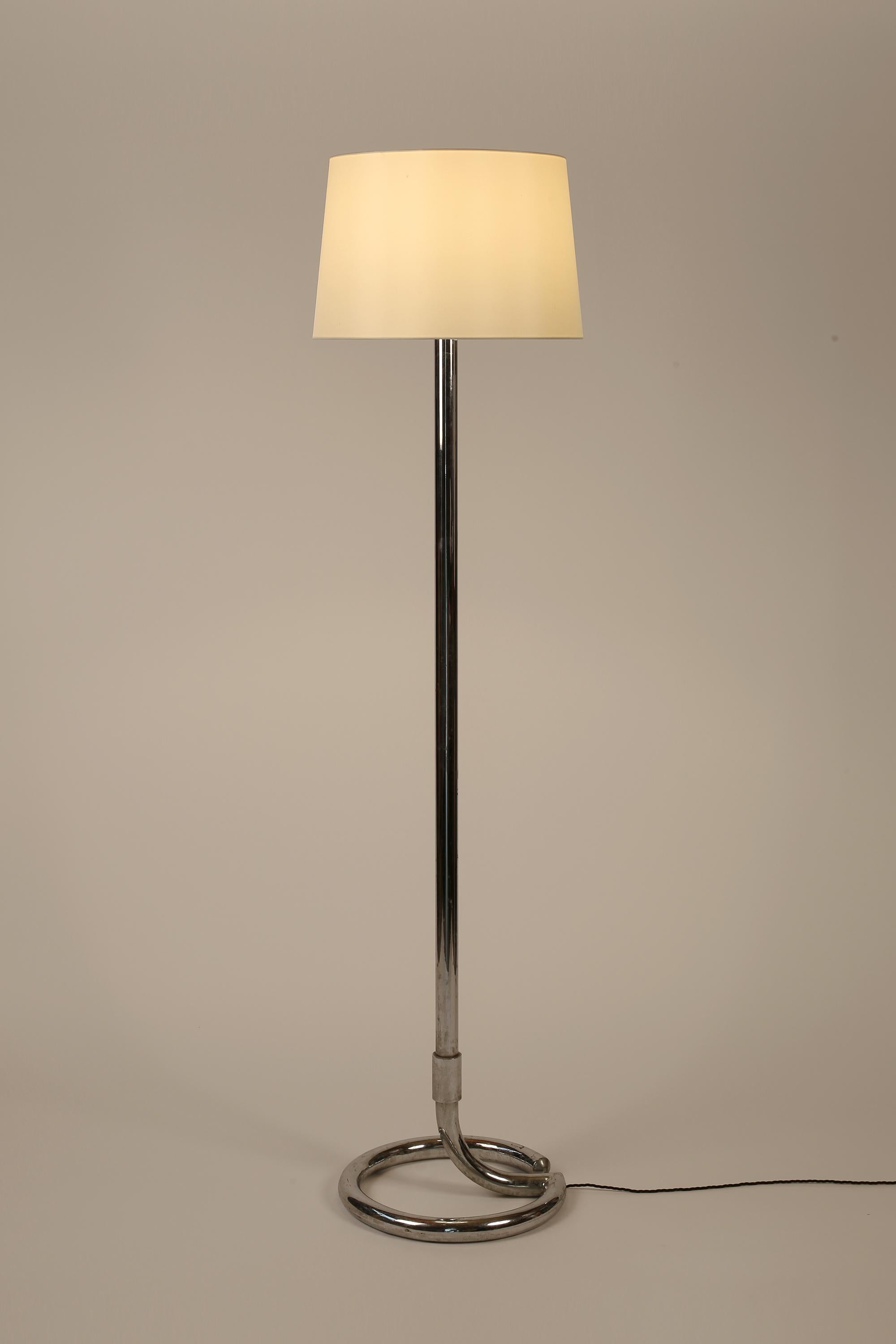 French 1930s Modernist Chromed Brass Floor Lamp In Good Condition For Sale In London, GB