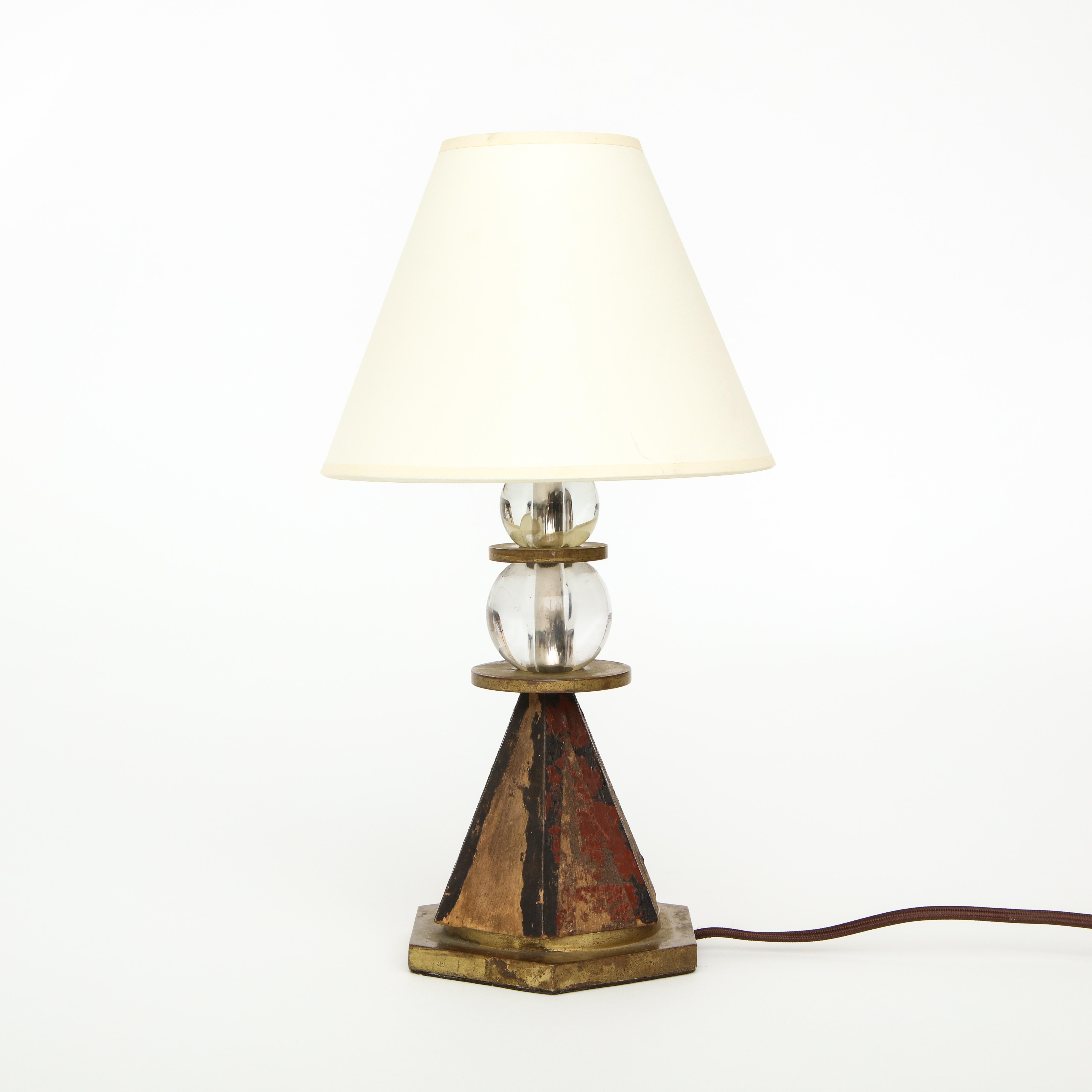 Französisch 1930er Jahre gemalt Wood Crystal Tischlampe (Mitte des 20. Jahrhunderts) im Angebot