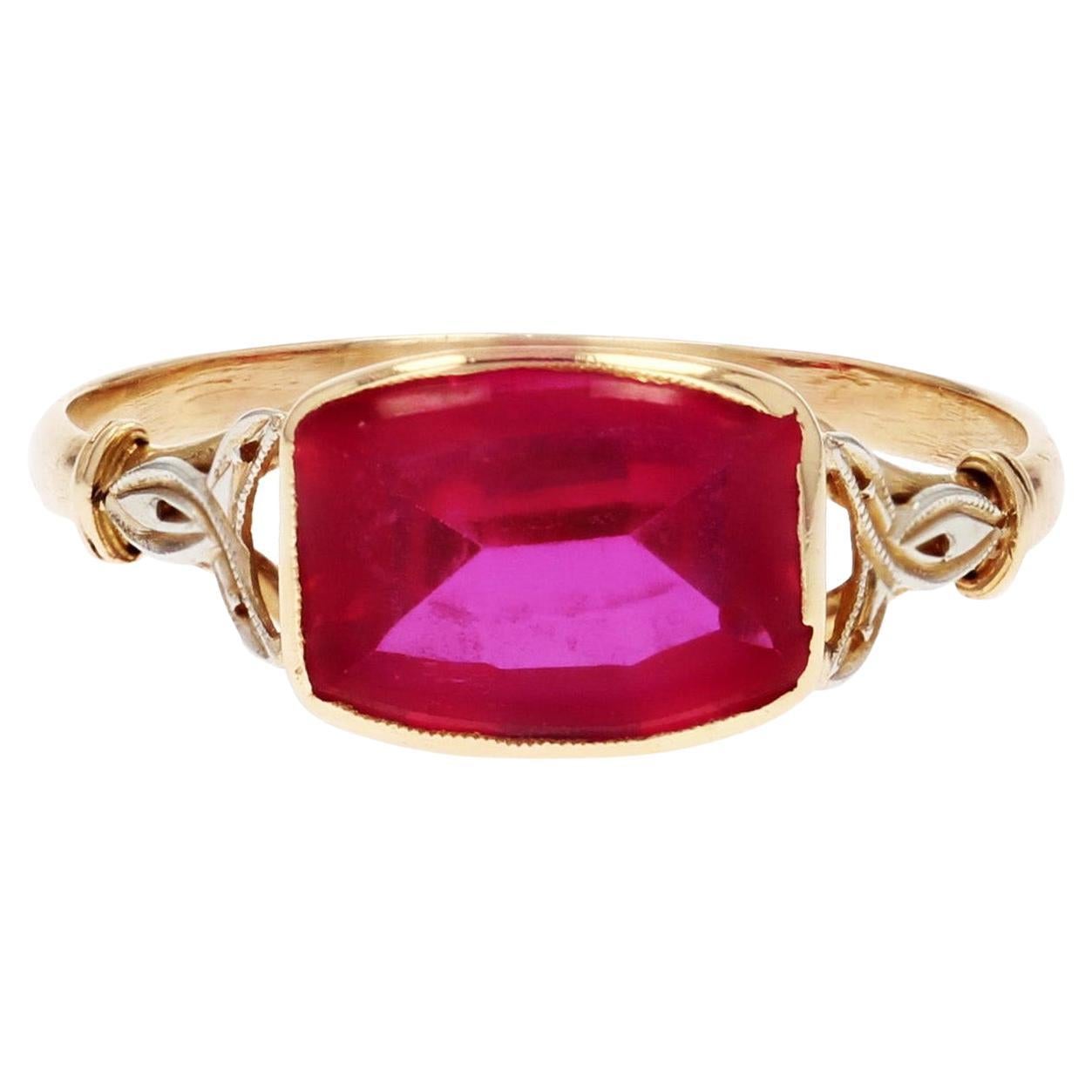 French 1930s Red Gem 18 Karat Yellow Gold Ring