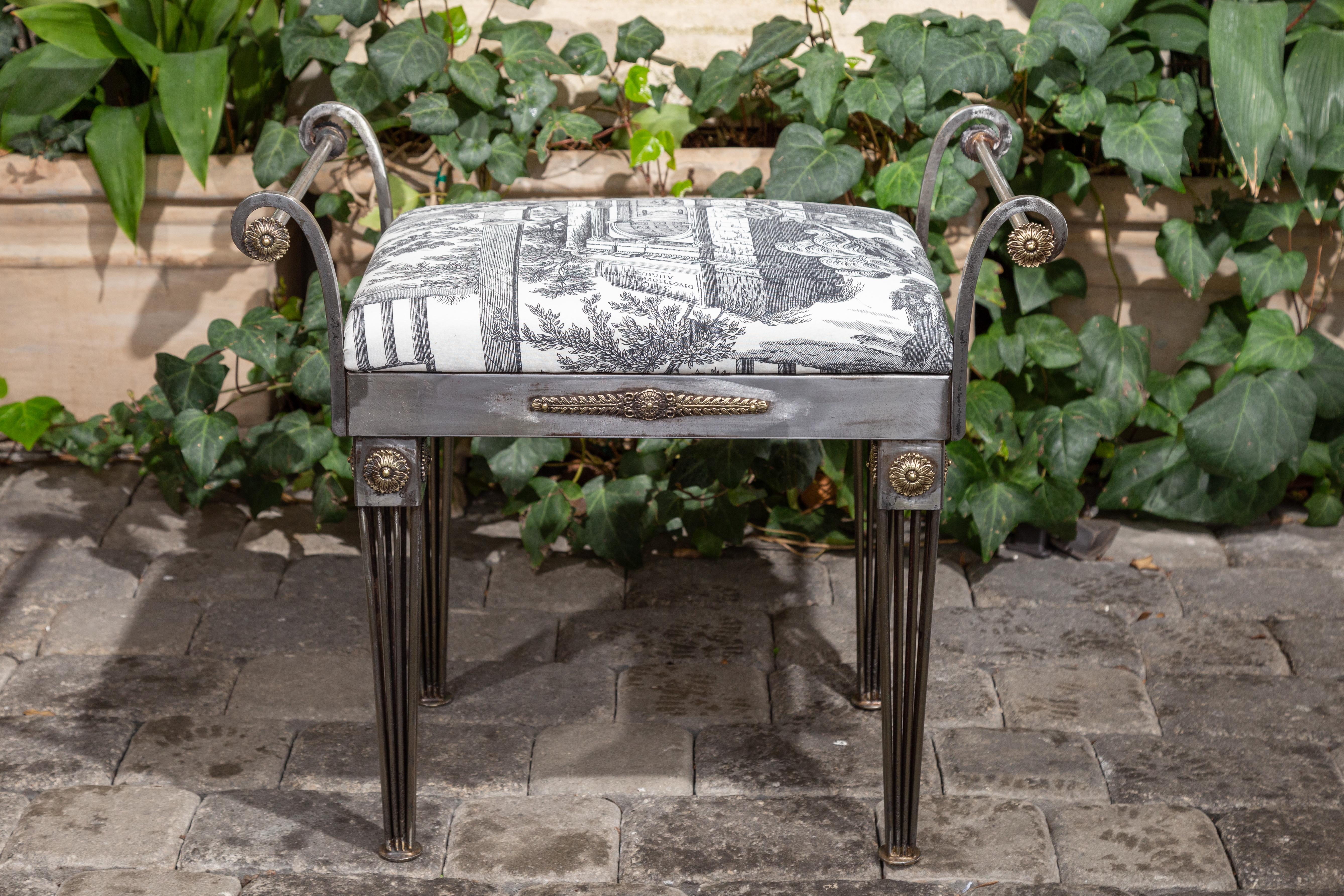 French 1930s Steel Bench with Out-Scrolling Arms, Tapered Legs and Toile Fabric For Sale 4