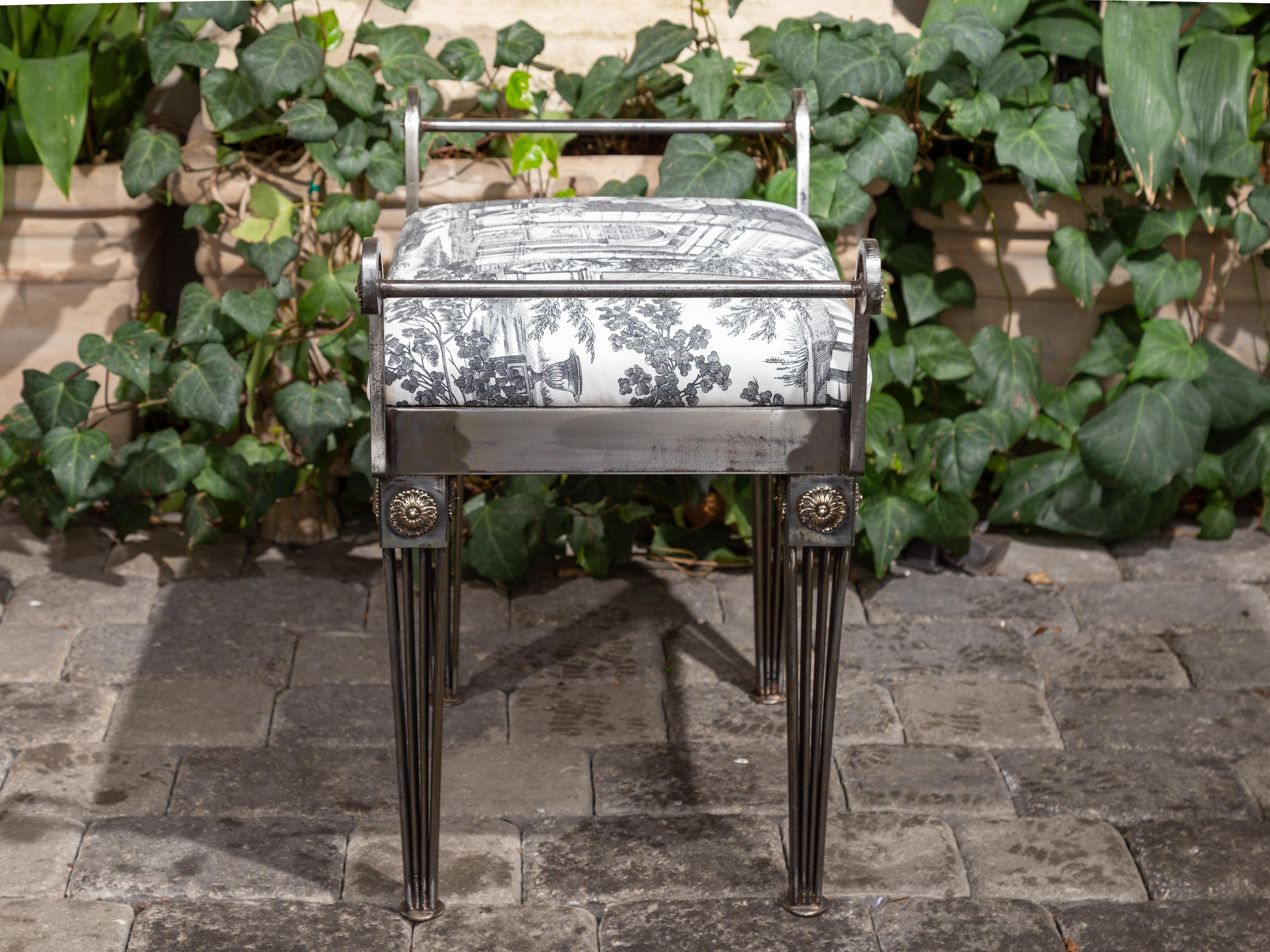 French 1930s Steel Bench with Out-Scrolling Arms, Tapered Legs and Toile Fabric For Sale 5