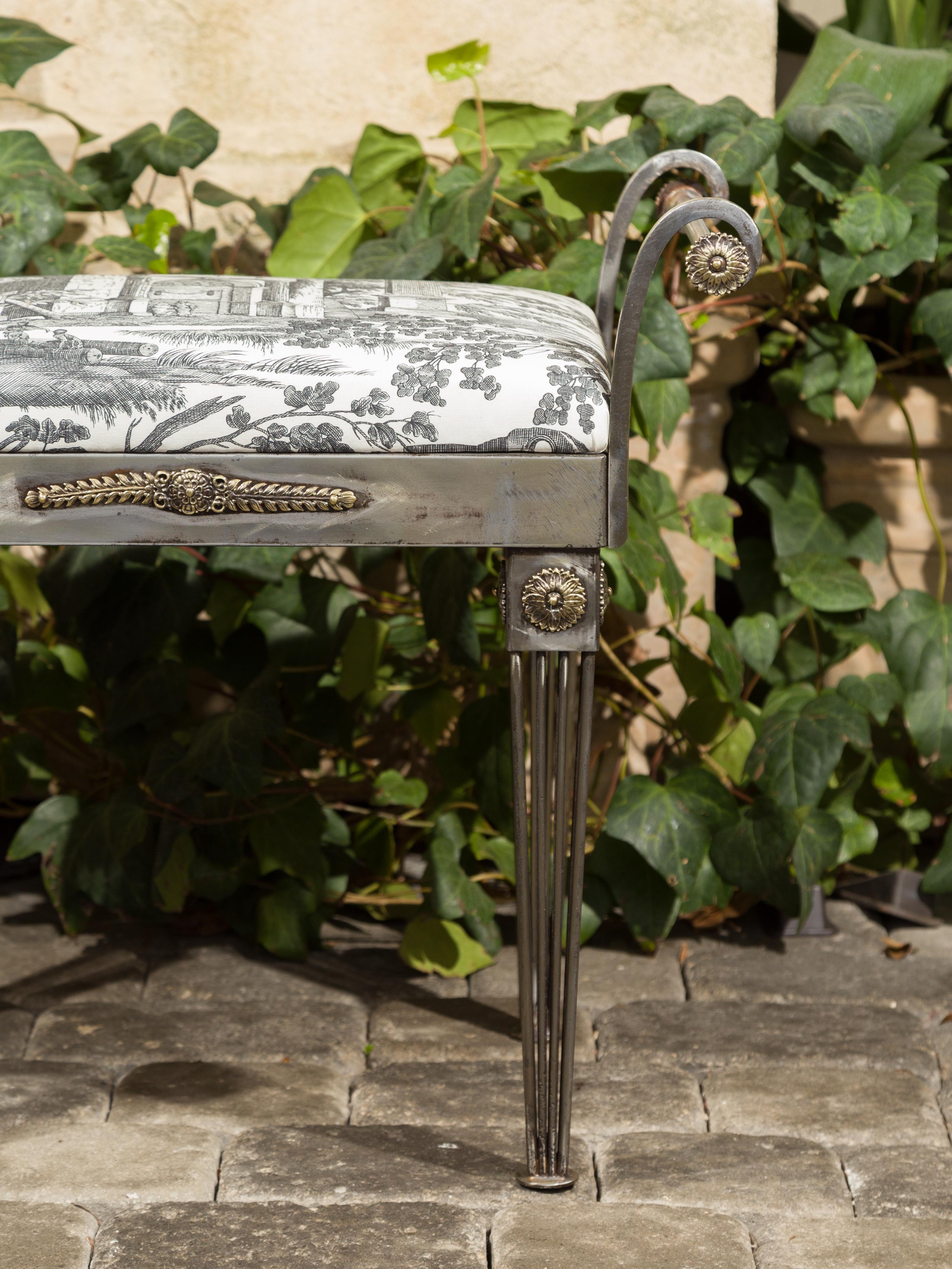 French 1930s Steel Bench with Out-Scrolling Arms, Tapered Legs and Toile Fabric For Sale 7