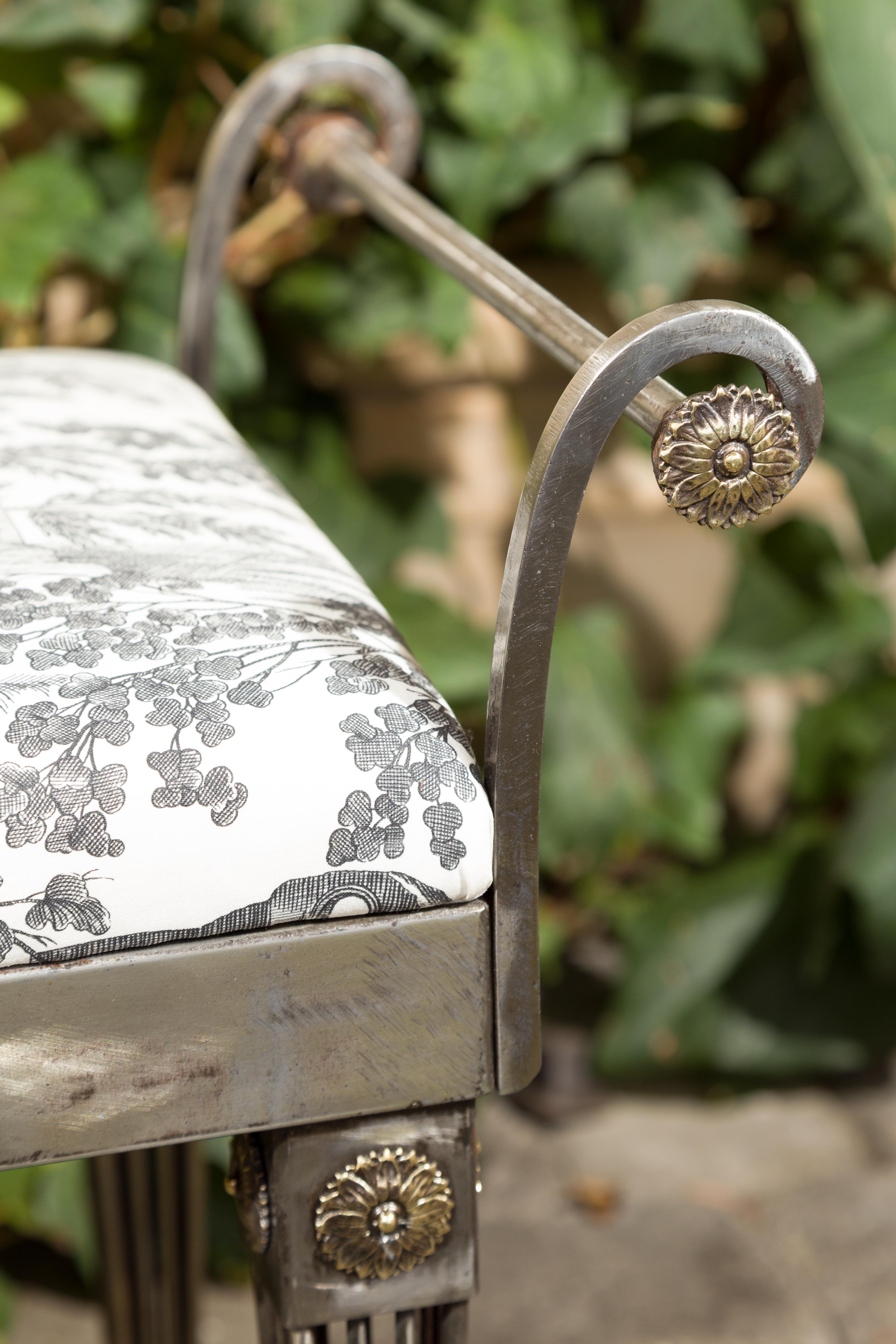 French 1930s Steel Bench with Out-Scrolling Arms, Tapered Legs and Toile Fabric For Sale 9