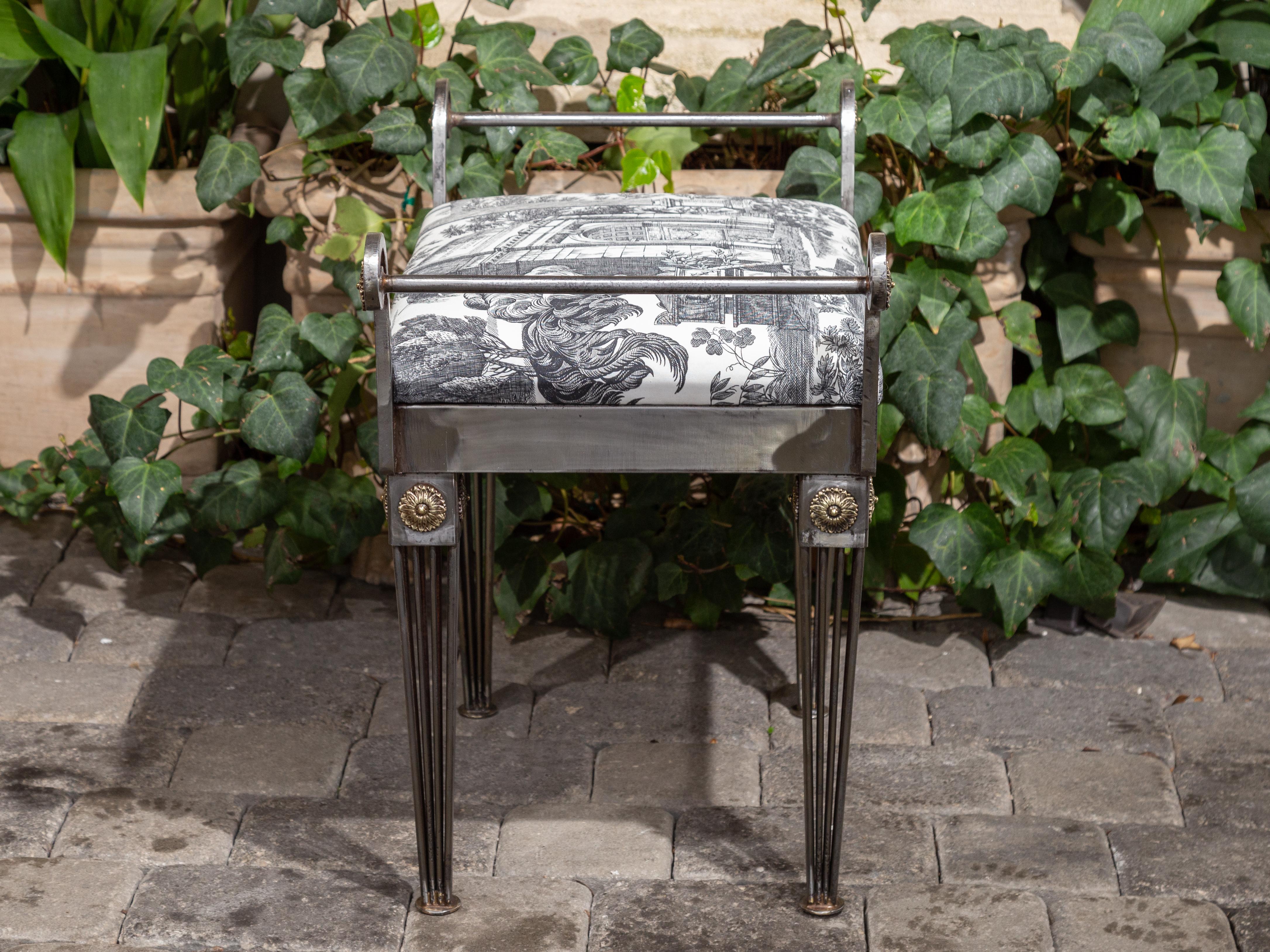 French 1930s Steel Bench with Out-Scrolling Arms, Tapered Legs and Toile Fabric For Sale 1