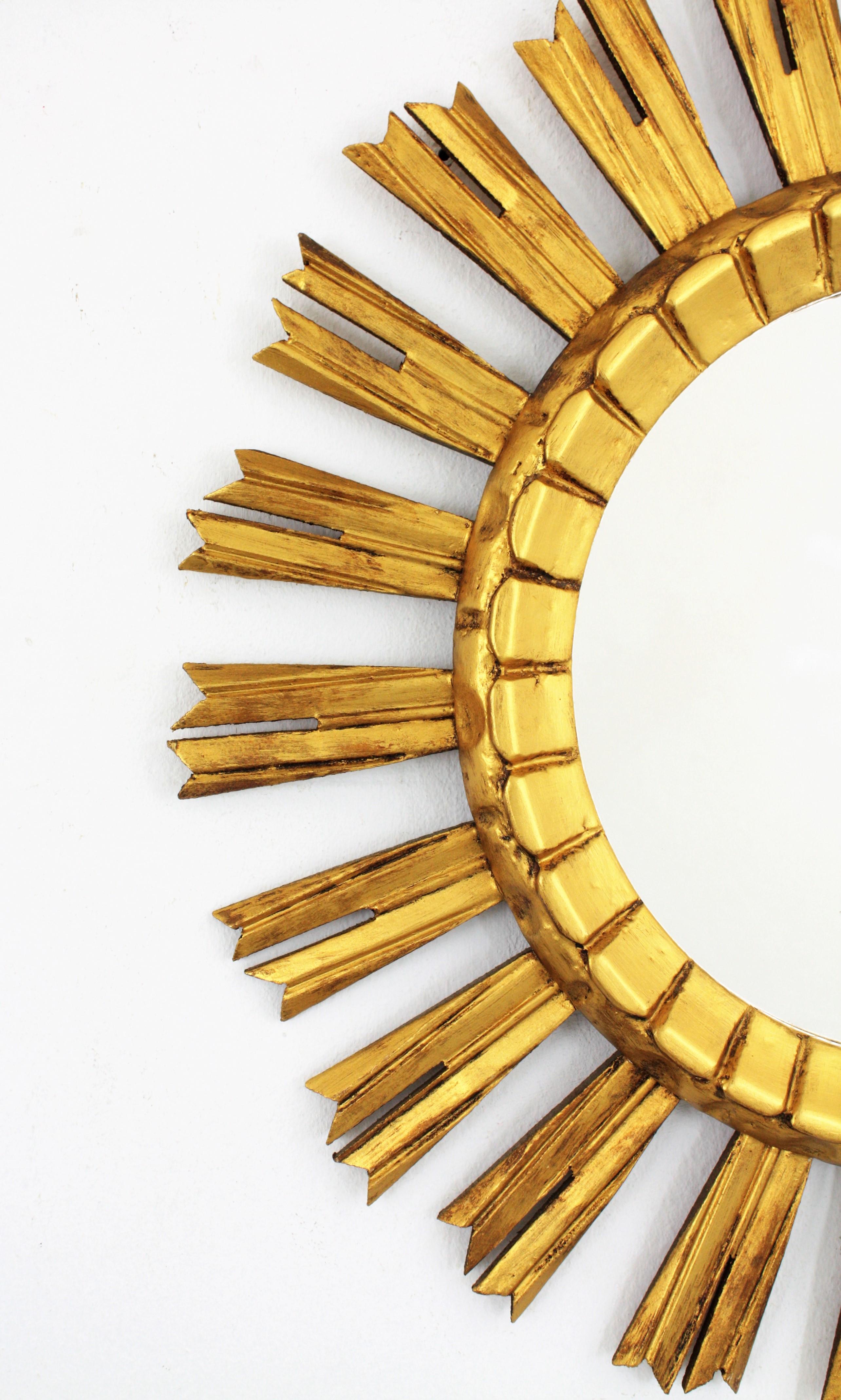 French Sunburst Mirror in Giltwood, 1930s For Sale 1