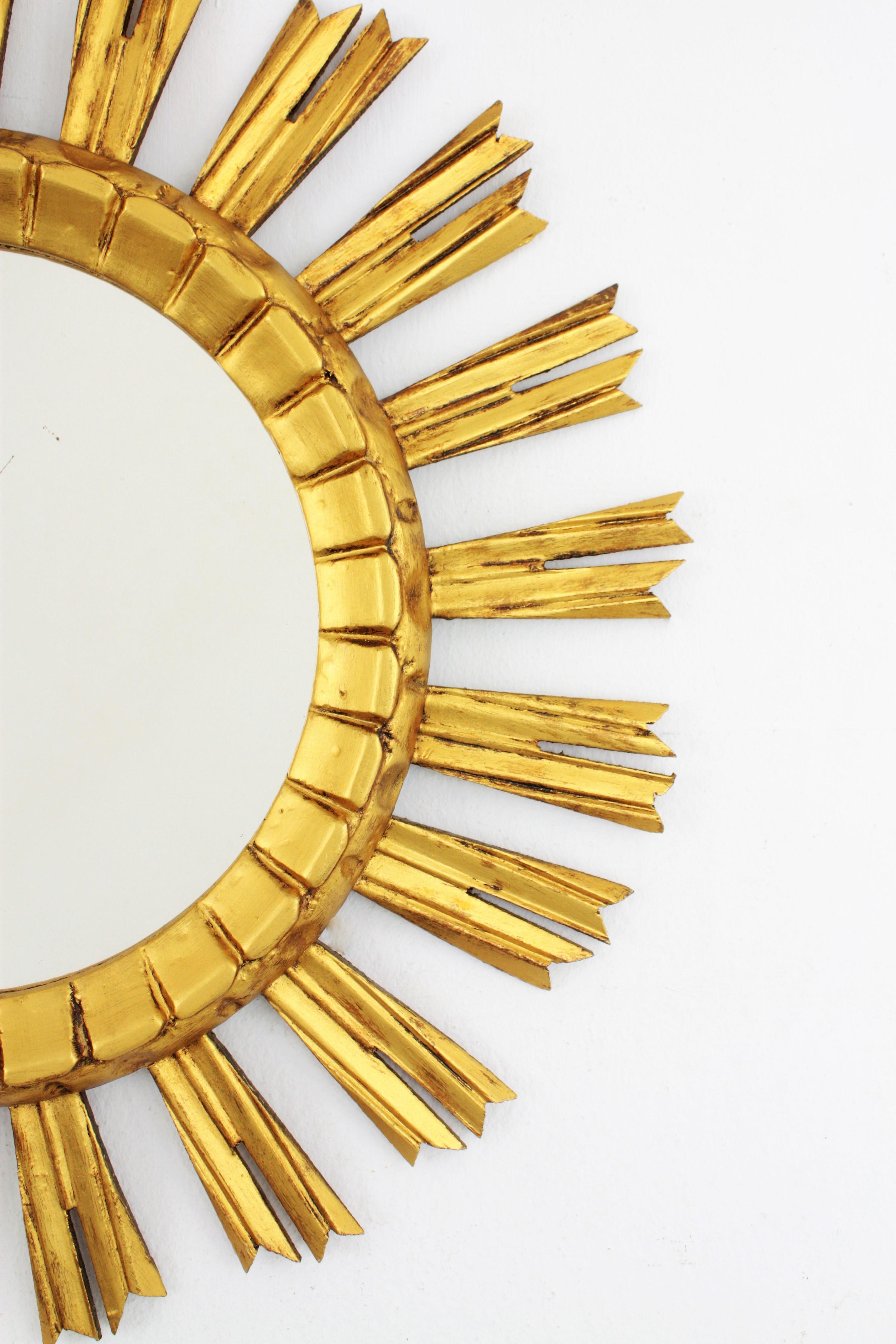 French Sunburst Mirror in Giltwood, 1930s For Sale 2