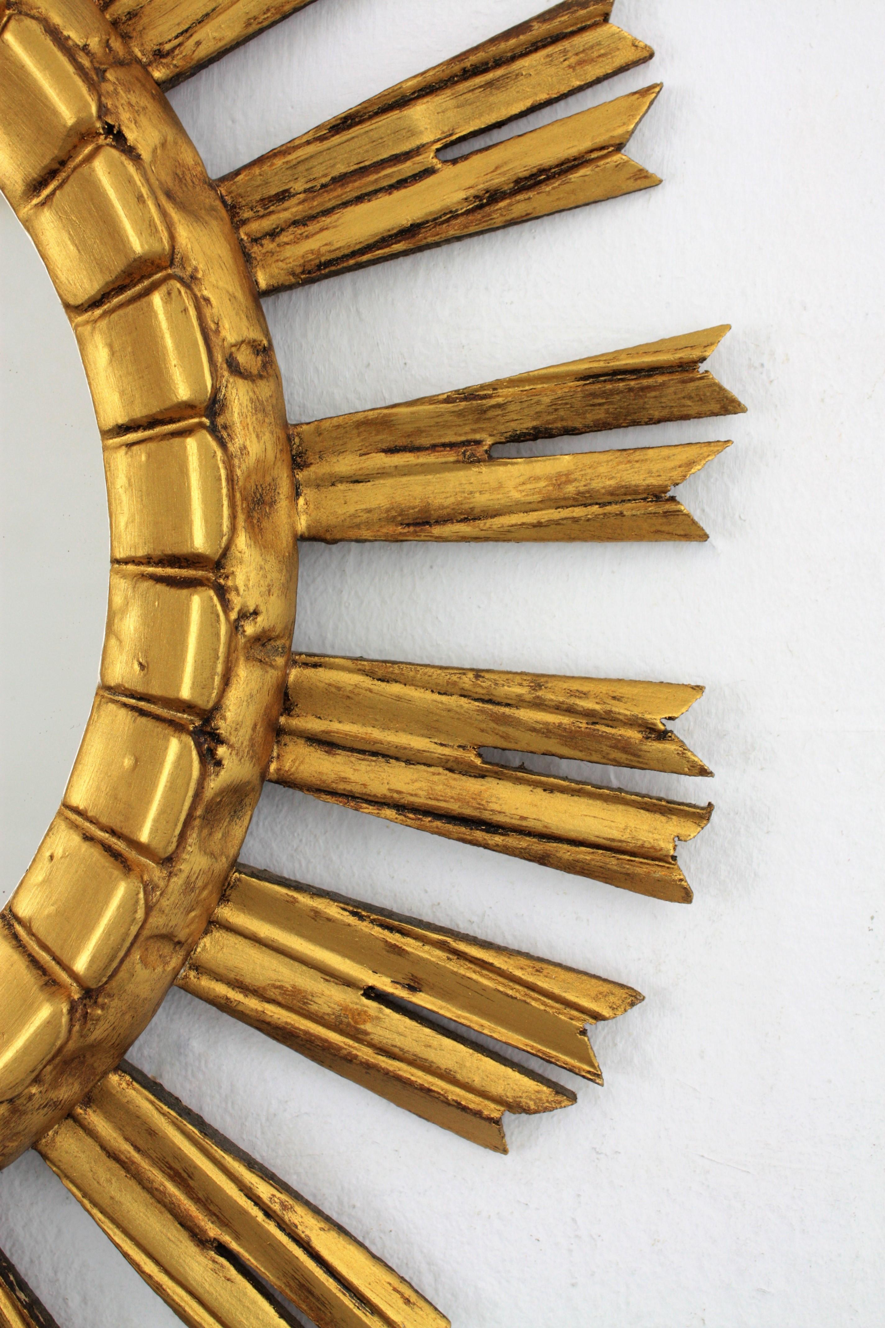 French Sunburst Mirror in Giltwood, 1930s For Sale 3