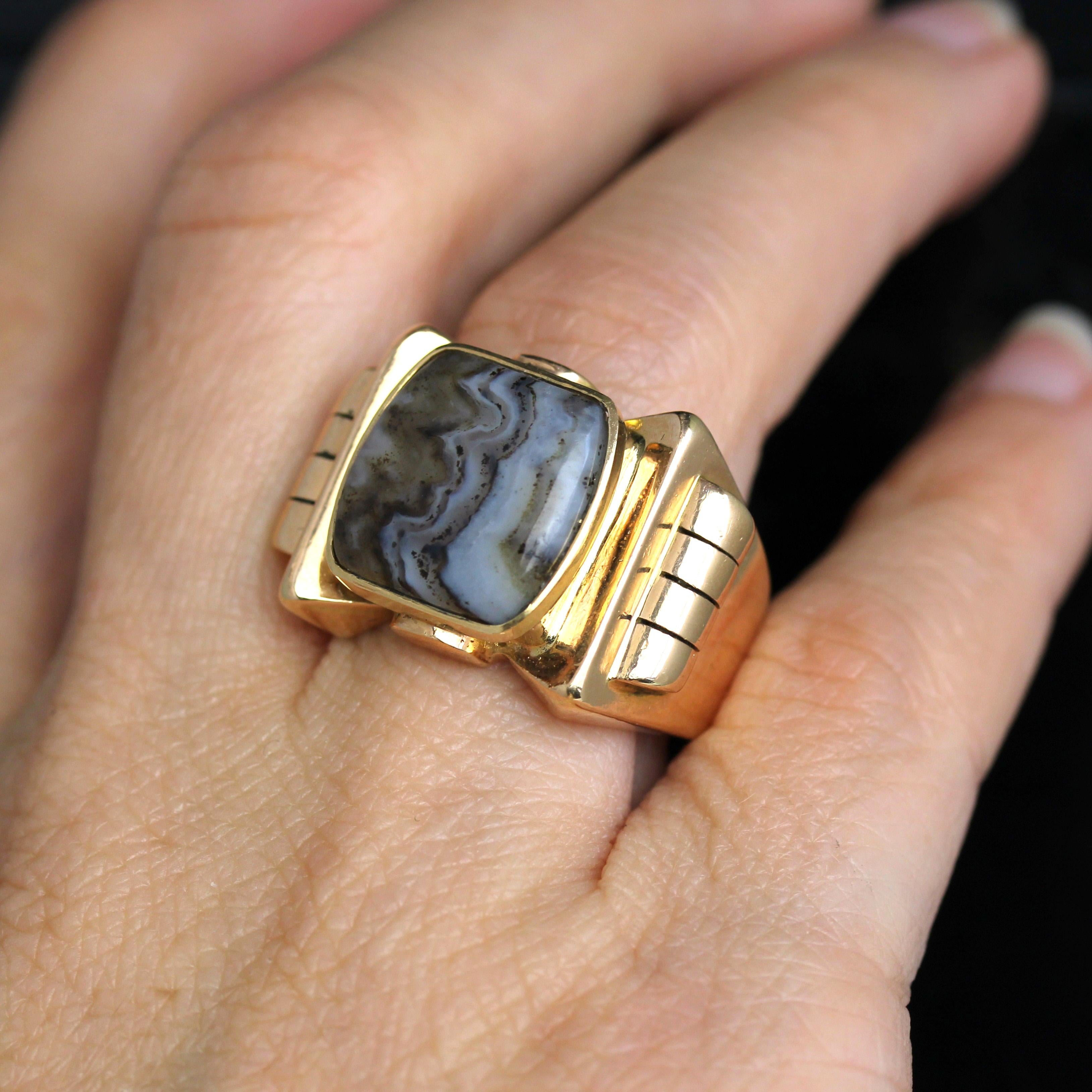 Anillo de sello francés de oro amarillo de 18 quilates con ágata zonada de la década de 1935 en venta 5