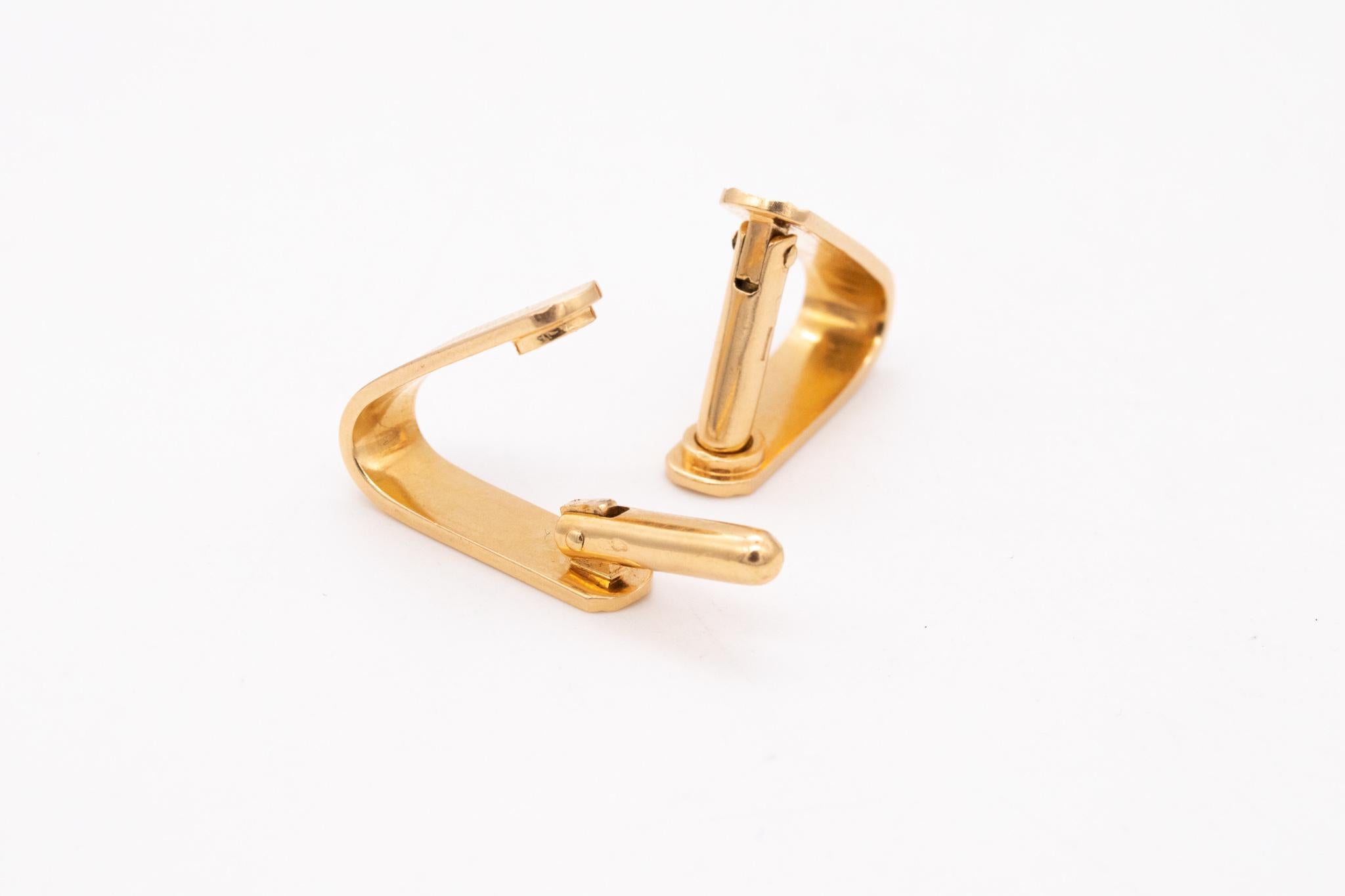 French 1940 Geometric Stirrup Cufflinks in Solid 18Kt Yellow Gold For Sale 1