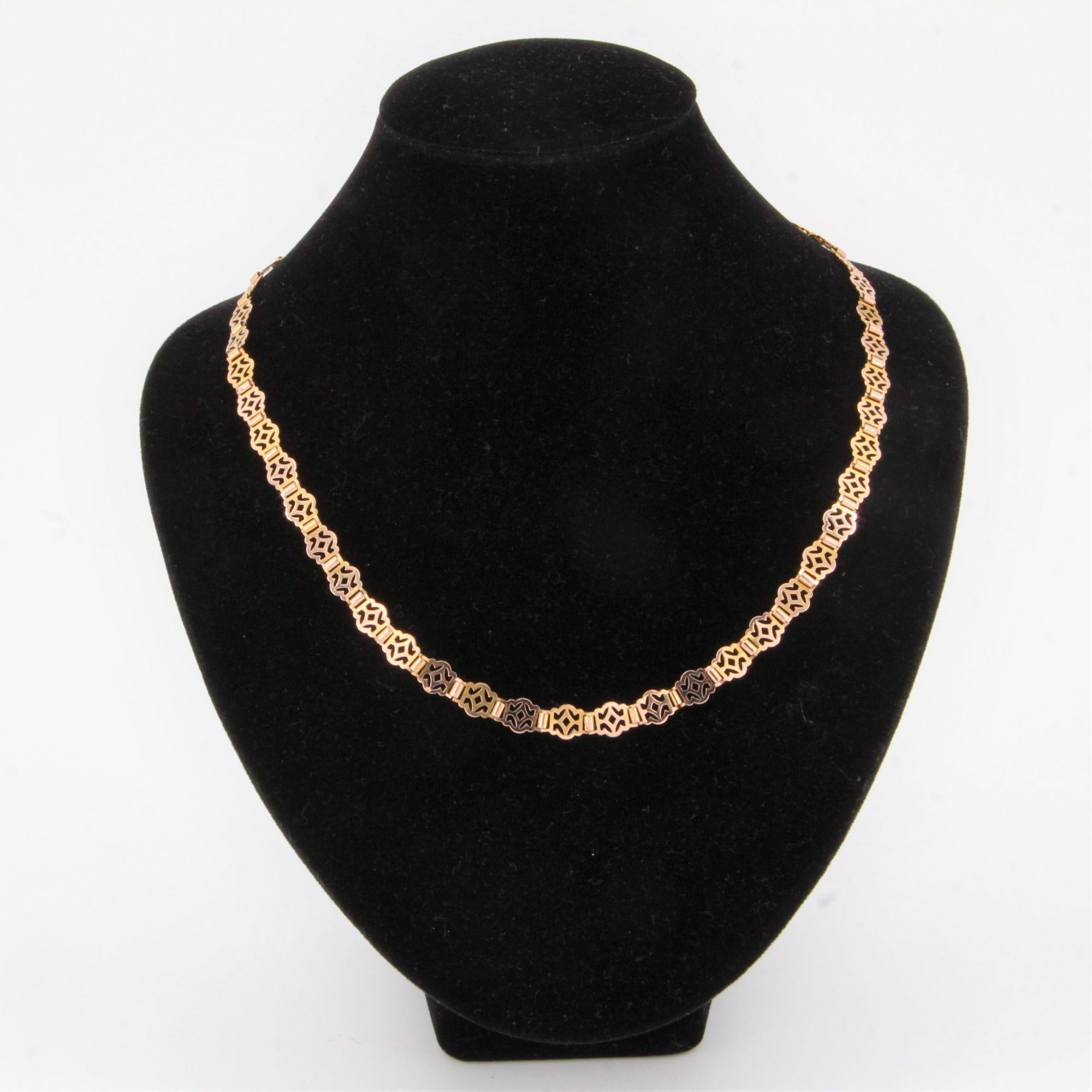 Retro French 1940s 18 Karat Rose Gold Openwork Articulated Pattern Necklace For Sale