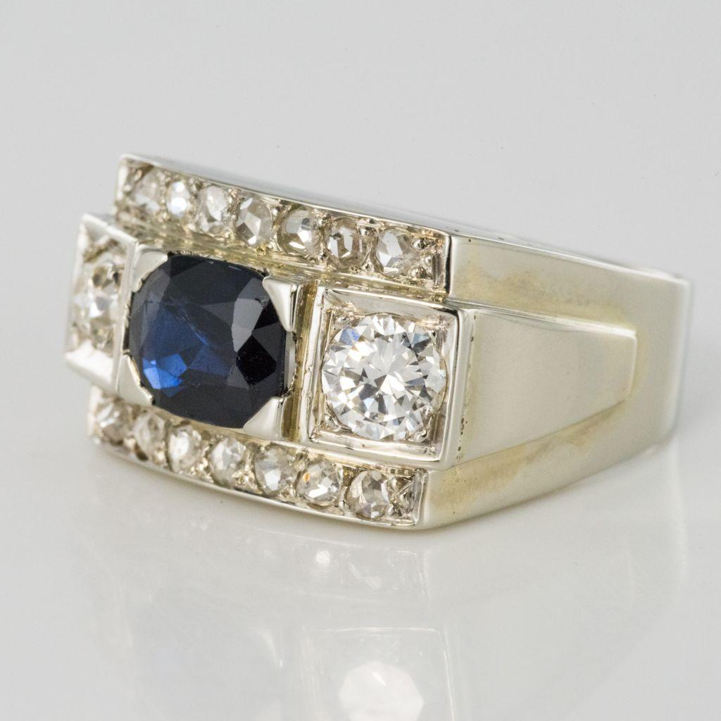 Retro French 1940s 18 Karat White Gold Sapphire Diamonds Ring