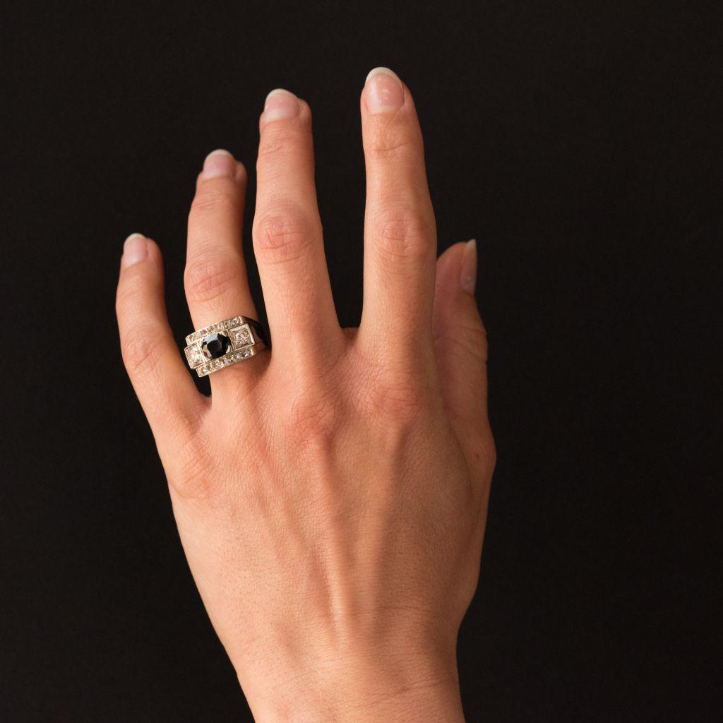 Women's French 1940s 18 Karat White Gold Sapphire Diamonds Ring