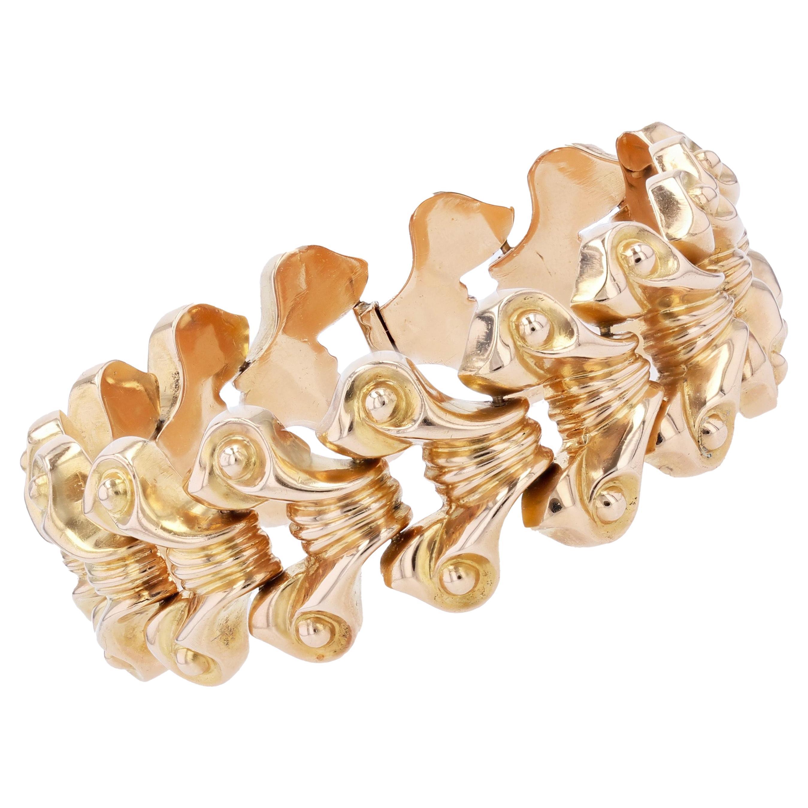 French 1940s 18 Karat Yellow Gold Reversible Tank Bracelet For Sale