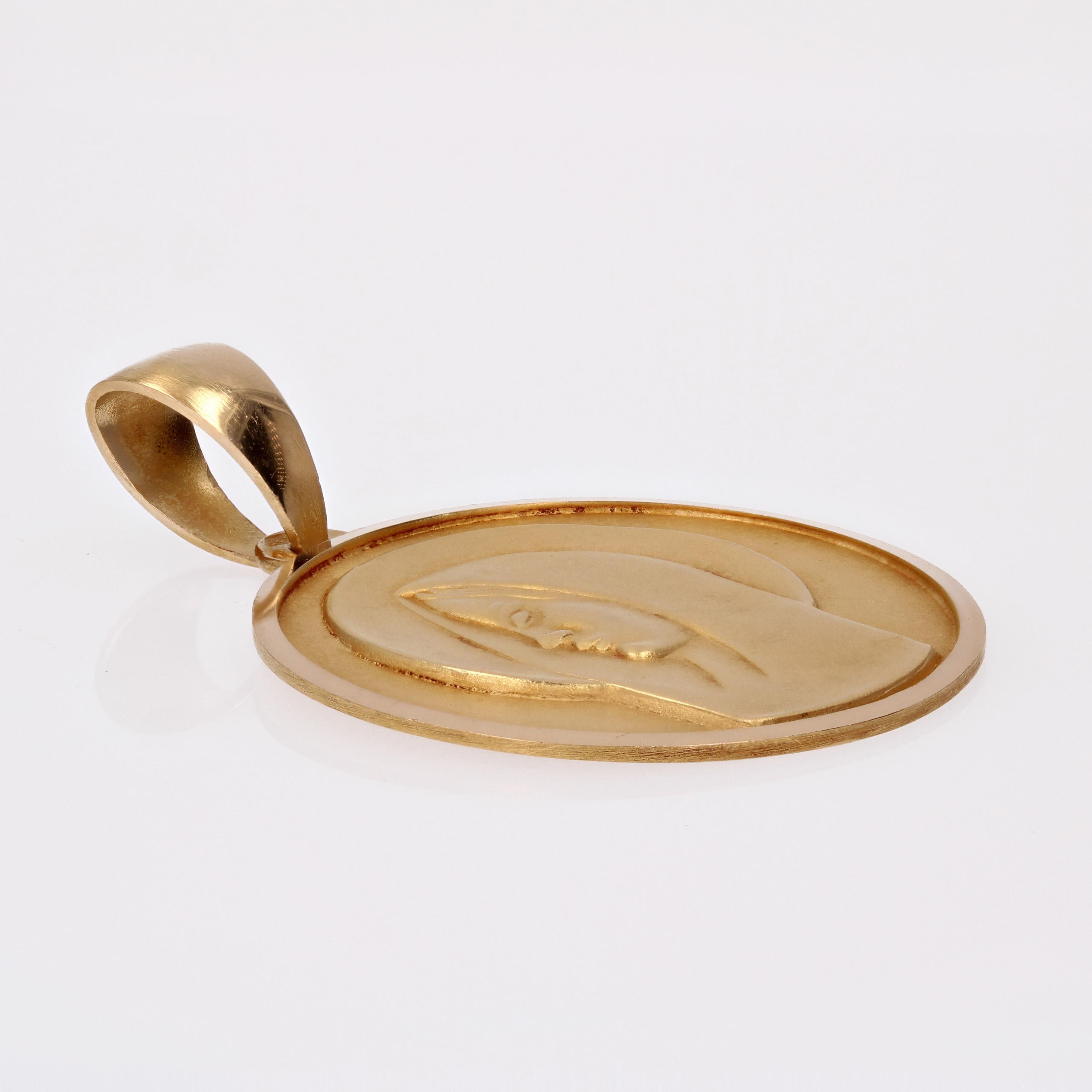 Retro French 1940s 18 Karat Yellow Gold Virgin Mary Medal Pendant For Sale