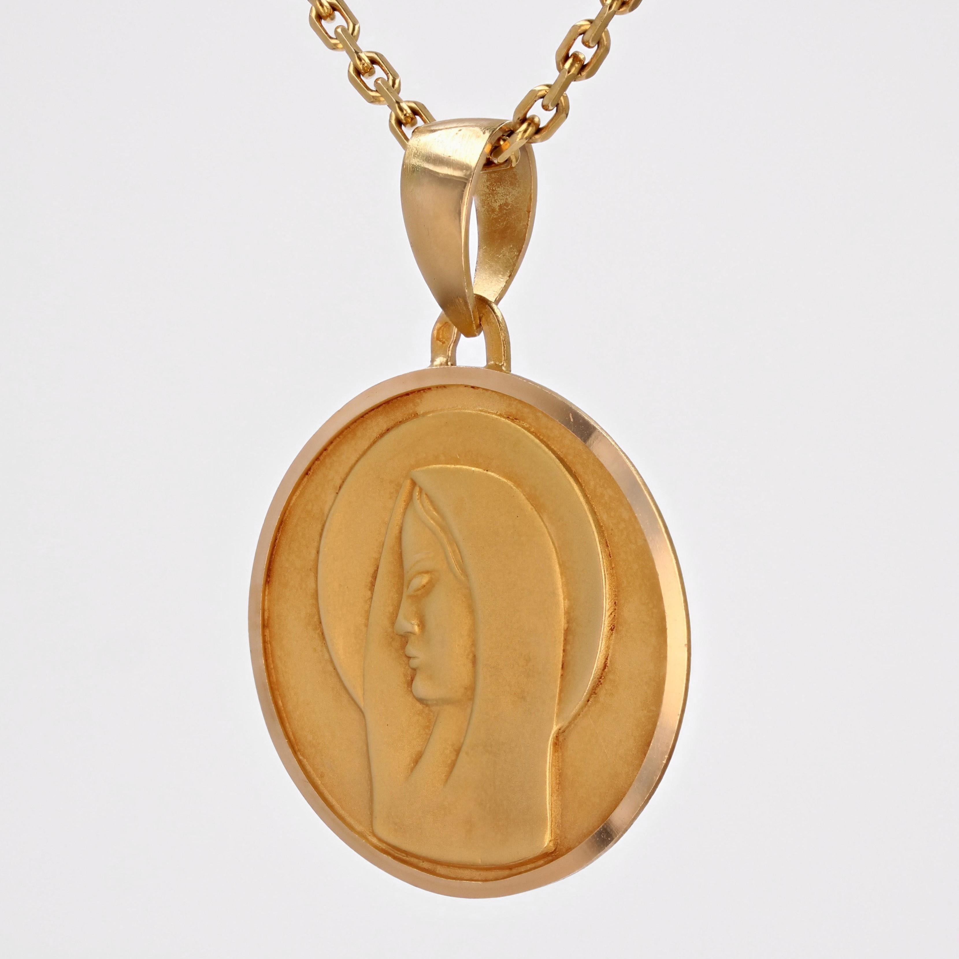Women's French 1940s 18 Karat Yellow Gold Virgin Mary Medal Pendant For Sale