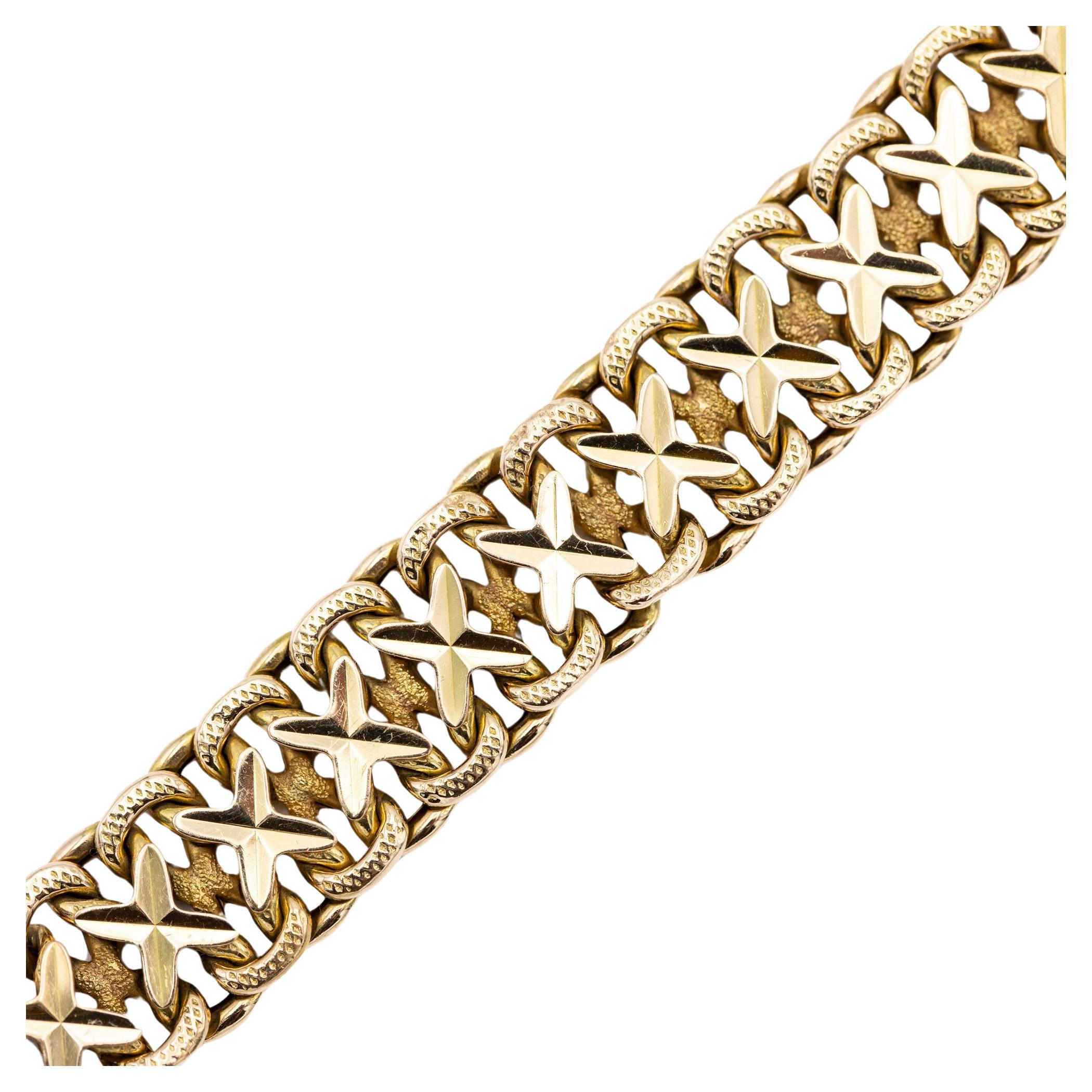 French 1940's 18k gold bracelet, wide mesh links, Flat retro bracelet For Sale