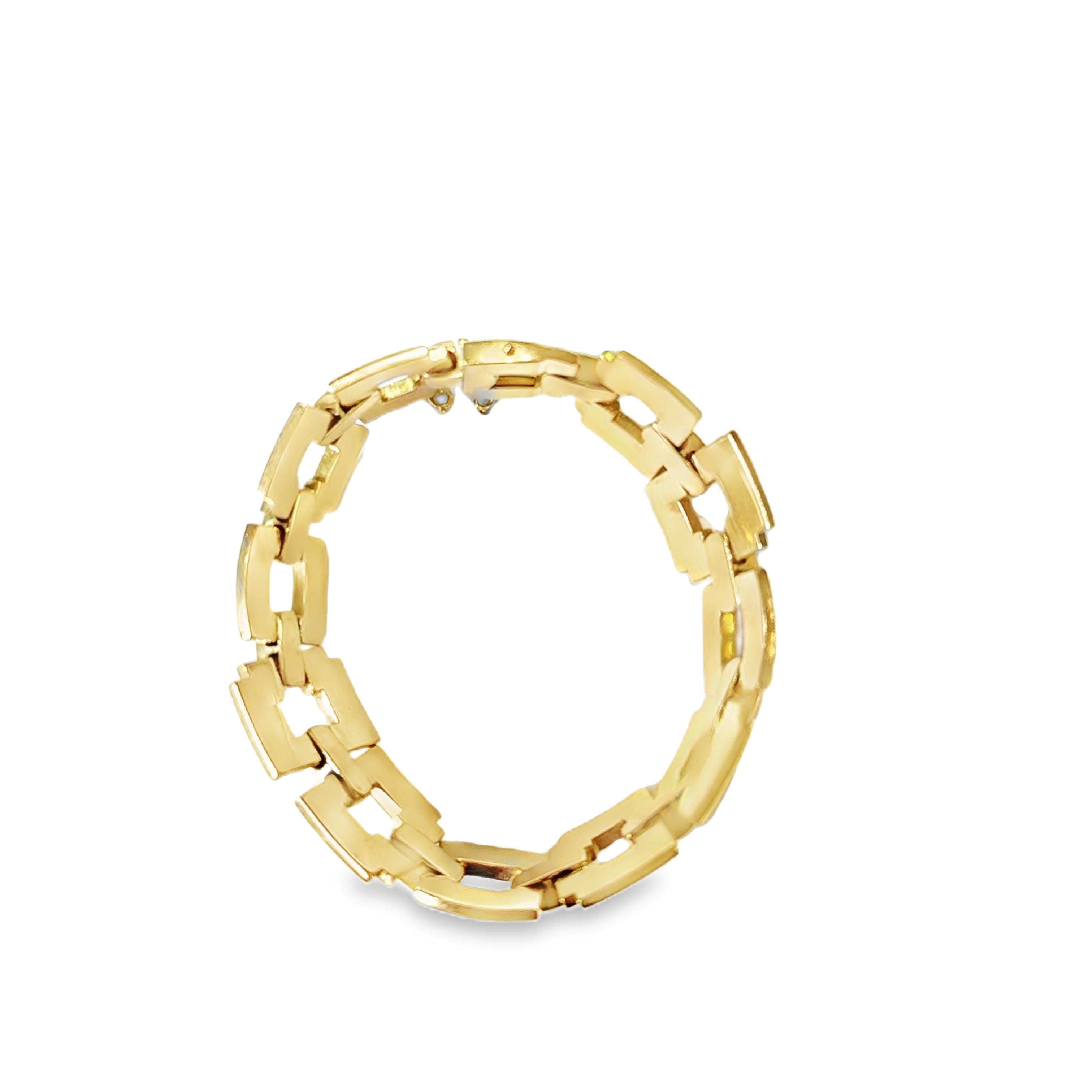 French 1940's 18k Yellow Gold Link Bracelet In Excellent Condition In New York, NY