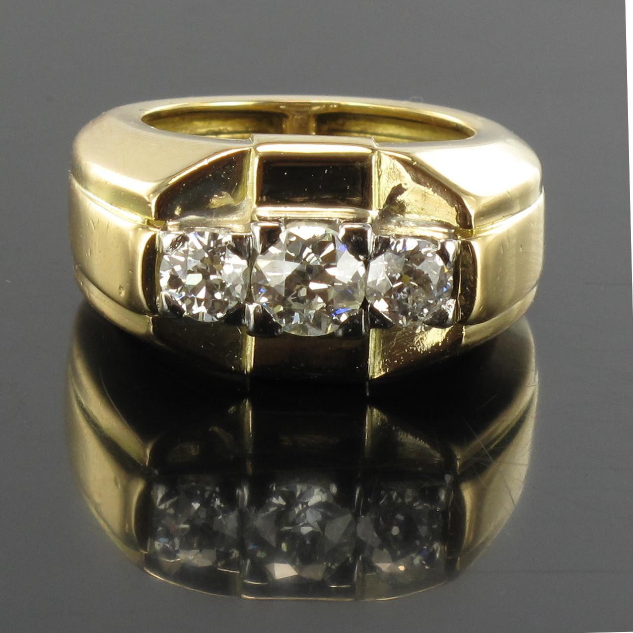French 1940s 3 Diamonds 18 Karat Yellow Gold Tank Bangle Ring For Sale 1