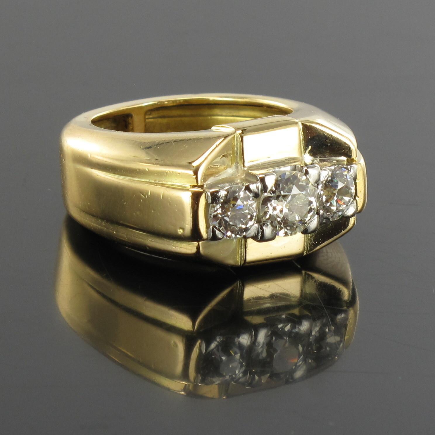 French 1940s 3 Diamonds 18 Karat Yellow Gold Tank Bangle Ring For Sale 2