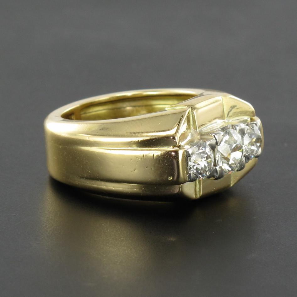 Anello francese degli anni '40 con 3 diamanti in oro giallo 18 carati in vendita 6