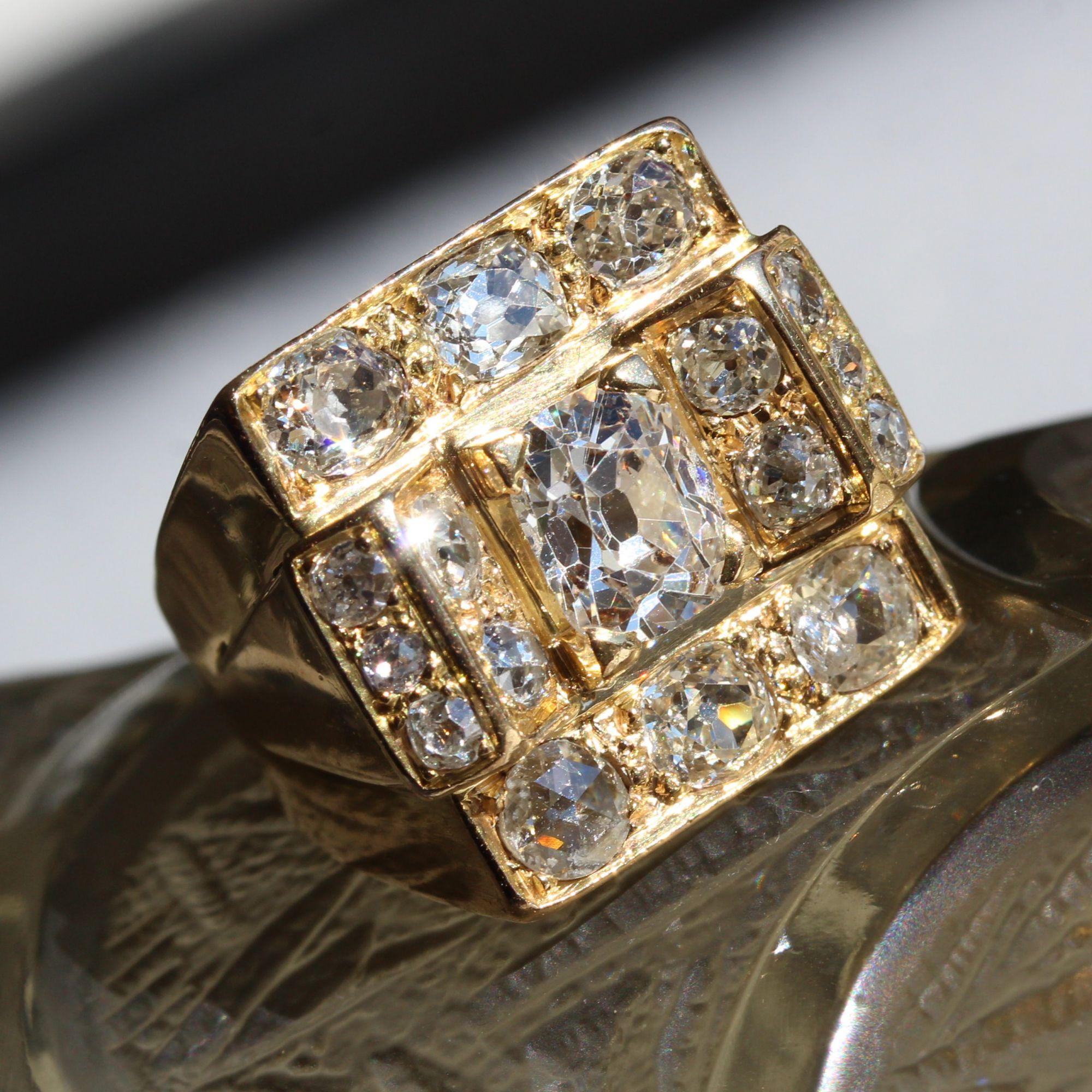 French 1940s 3.60 Carat Diamonds 18 Karat Yellow Gold Tank Ring 4