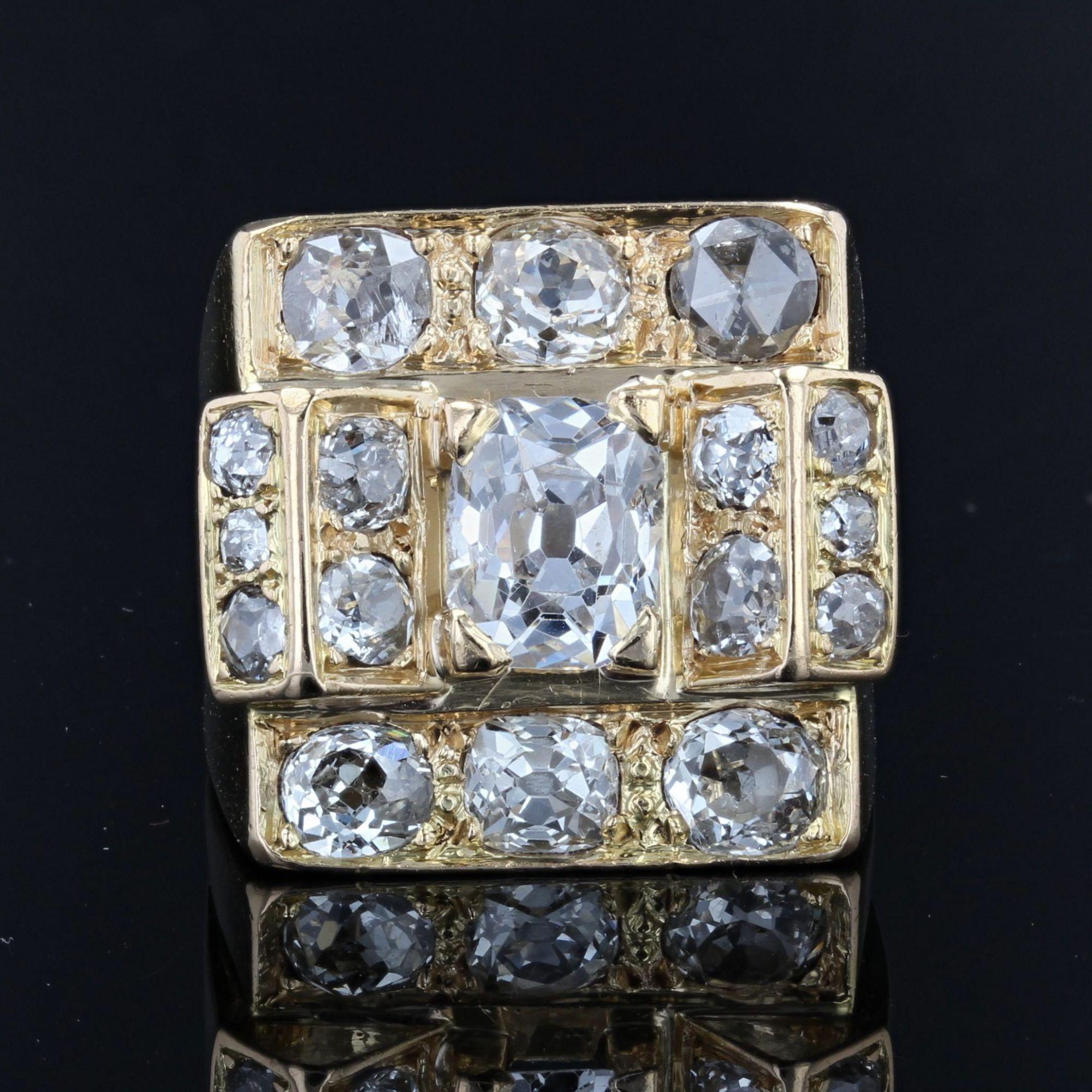 French 1940s 3.60 Carat Diamonds 18 Karat Yellow Gold Tank Ring In Good Condition In Poitiers, FR
