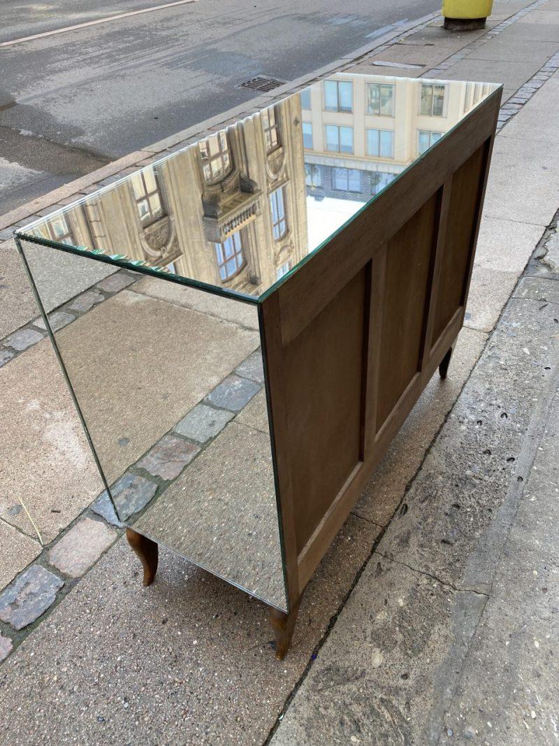 French 1940s-50s Stunning Mirrored Commode 8