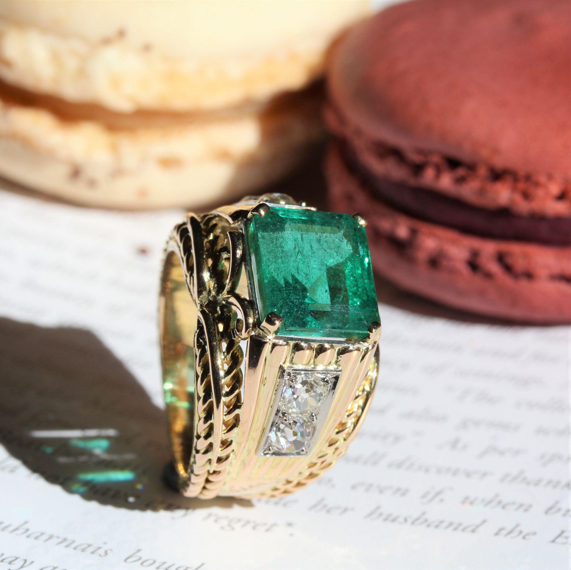 French, 1940s 6, 41 Carat Emerald Diamonds 18 Karat Yellow Gold Platinum Ring For Sale 7